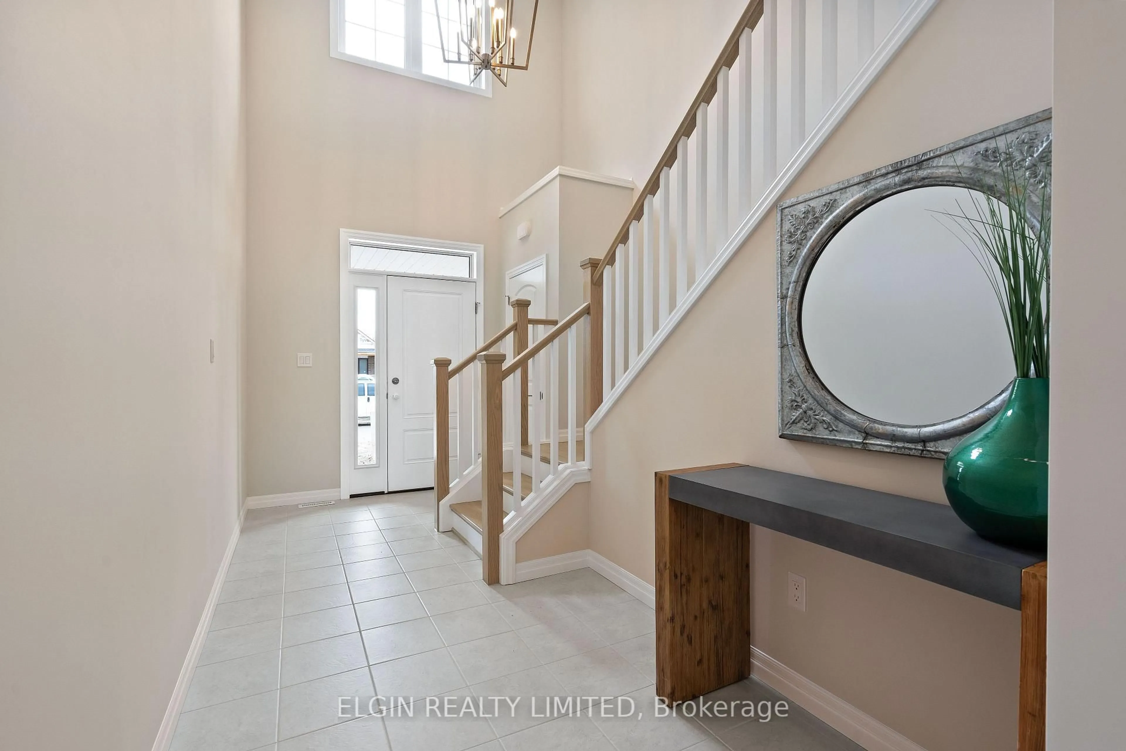Indoor entryway for 29 Hemlock Cres, Aylmer Ontario N5H 0C1