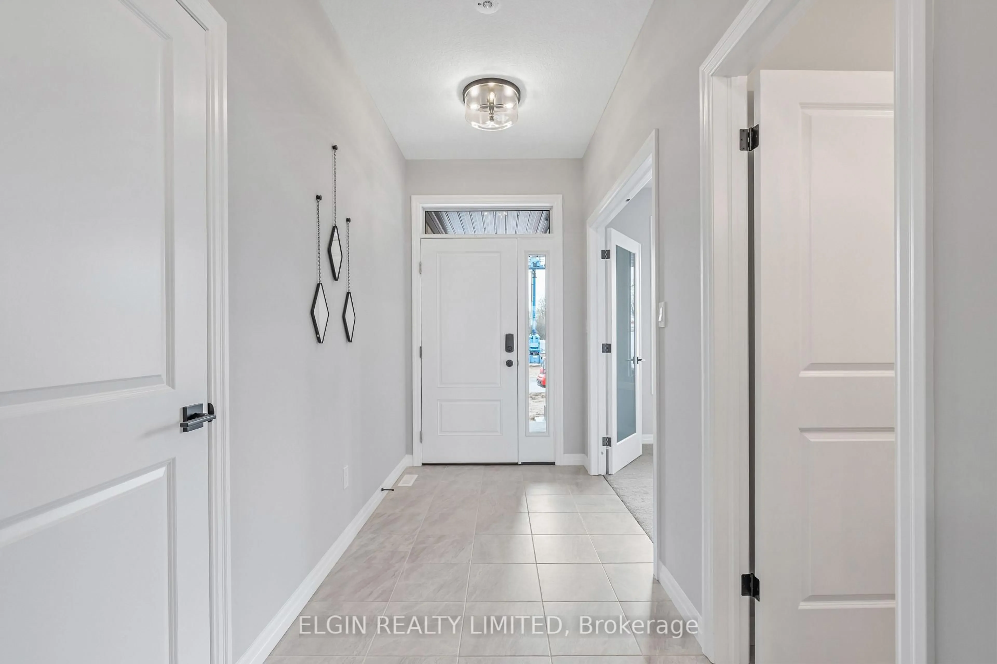 Indoor entryway for 31 Hemlock Cres, Aylmer Ontario N5H 0C1