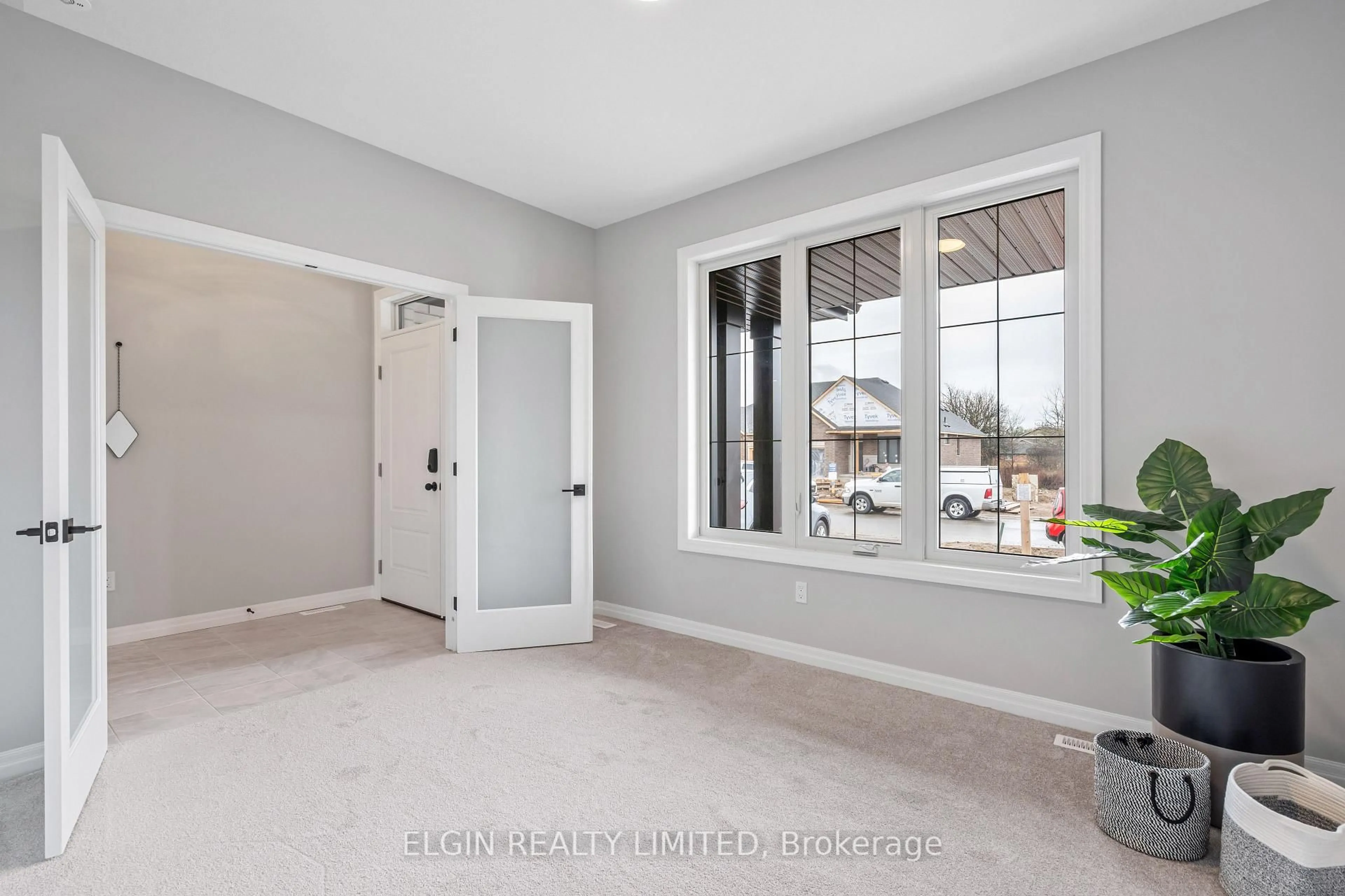 Indoor entryway for 31 Hemlock Cres, Aylmer Ontario N5H 0C1