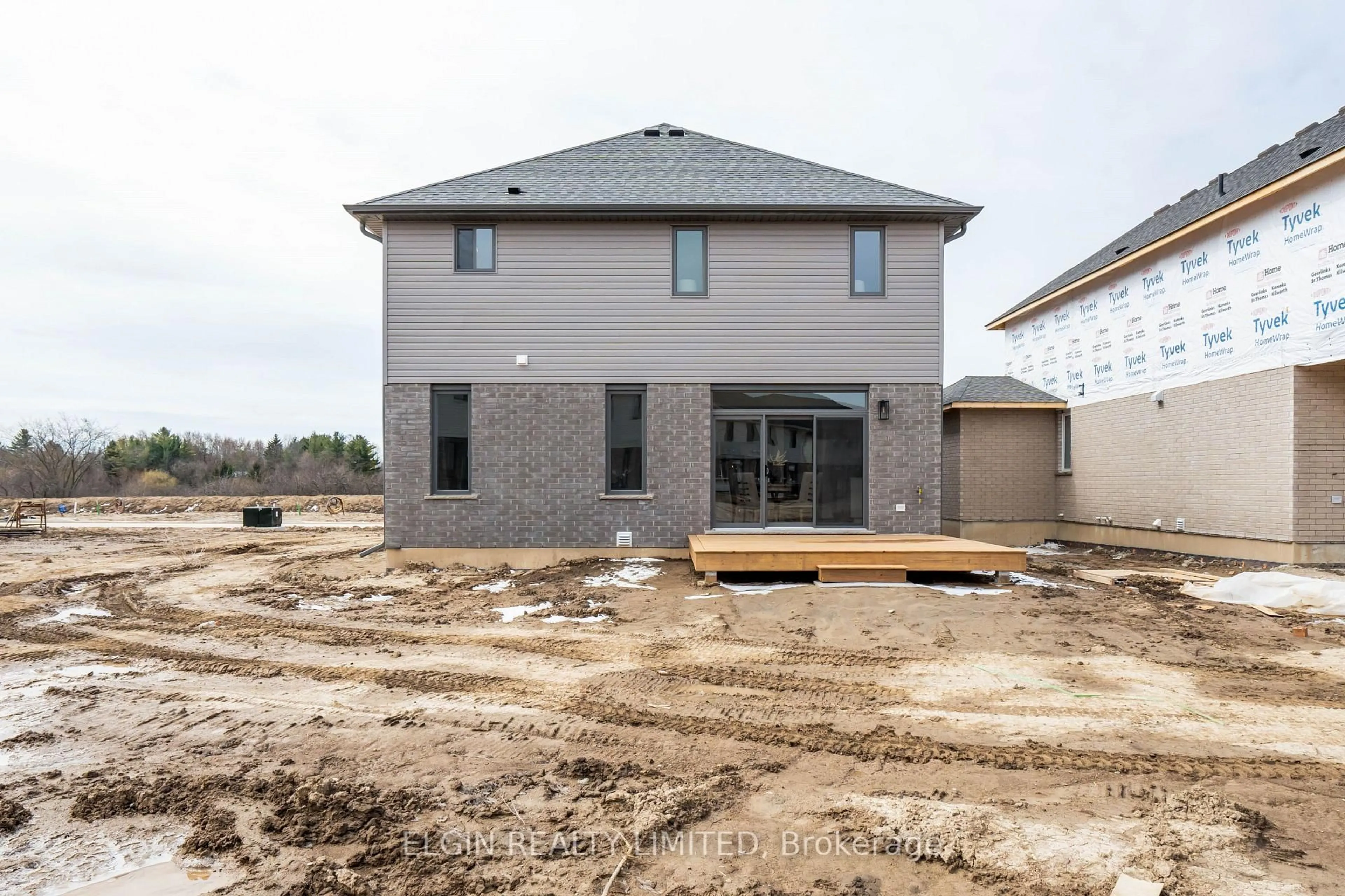 Home with brick exterior material, building for 37 Hemlock Cres, Aylmer Ontario N5H 0C1