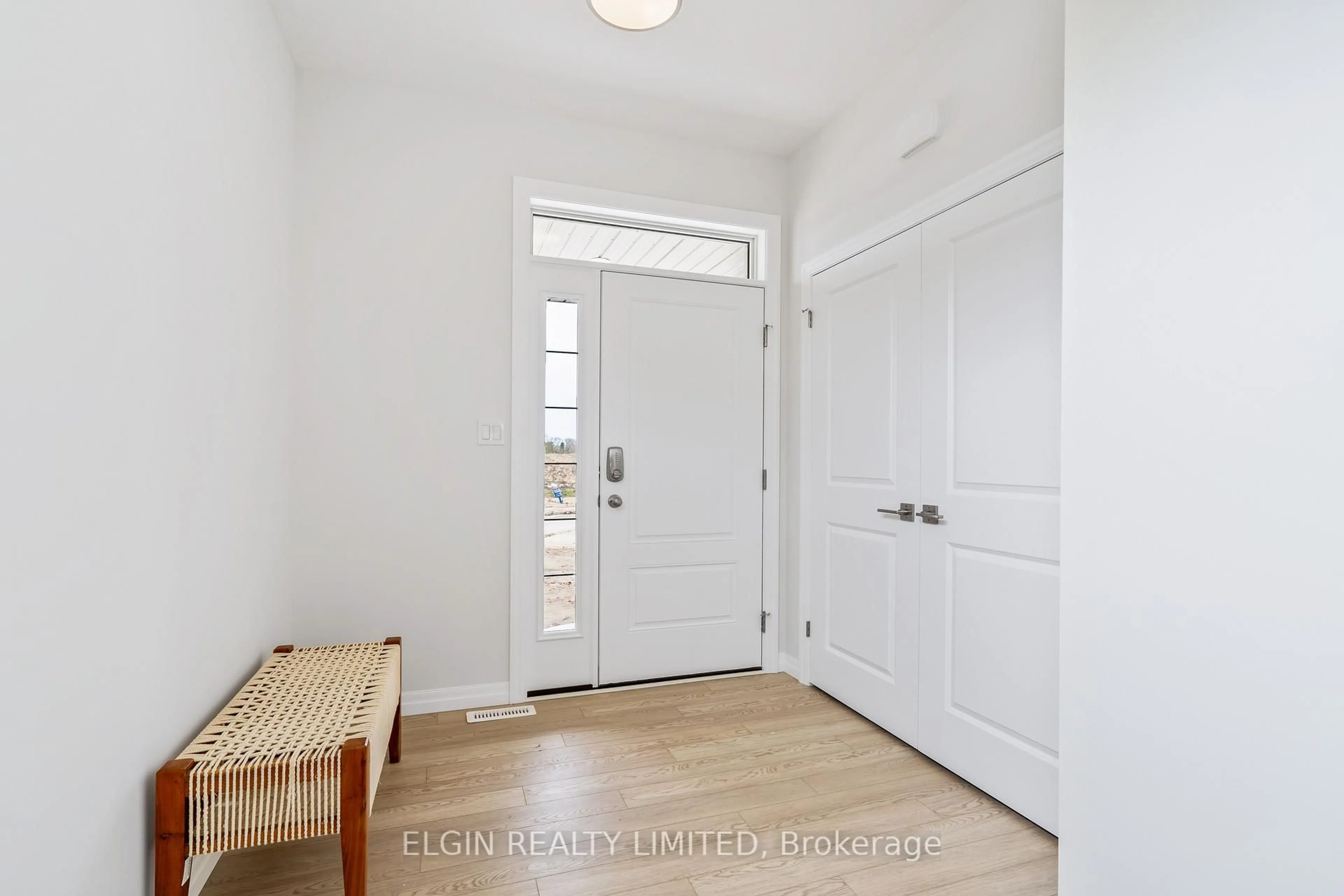 Indoor entryway for 37 Hemlock Cres, Aylmer Ontario N5H 0C1