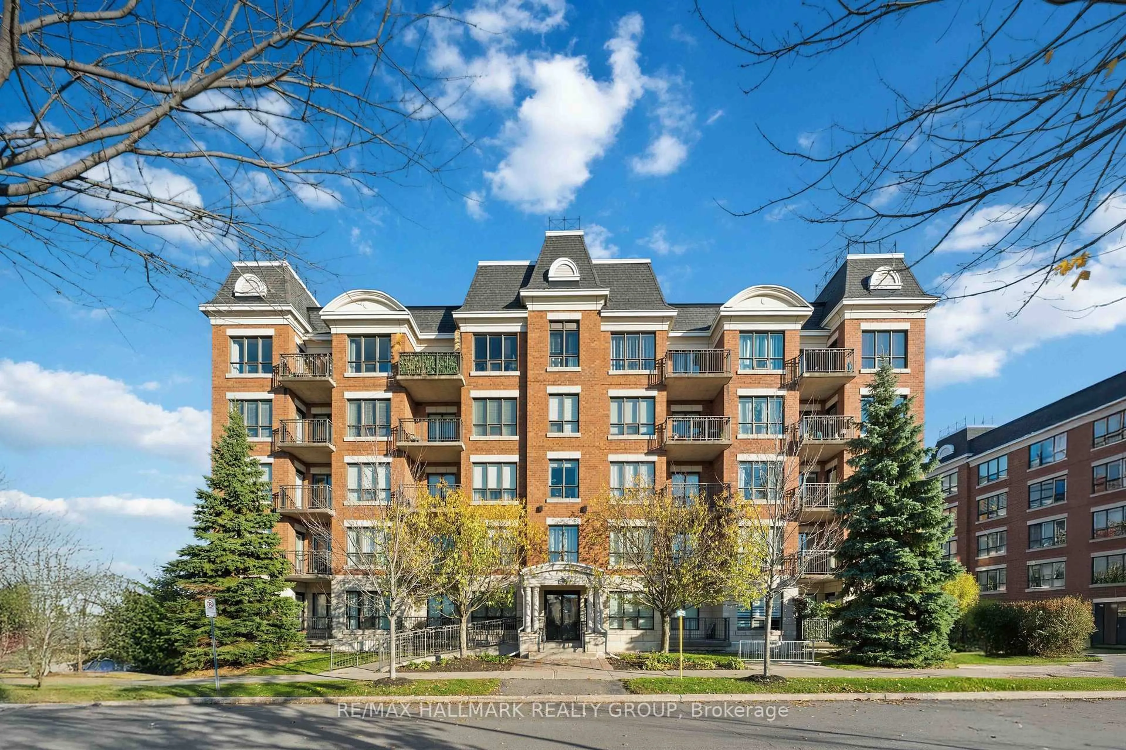 Unknown for 905 BEAUPARC Private #320, Ottawa Ontario K1J 0A3