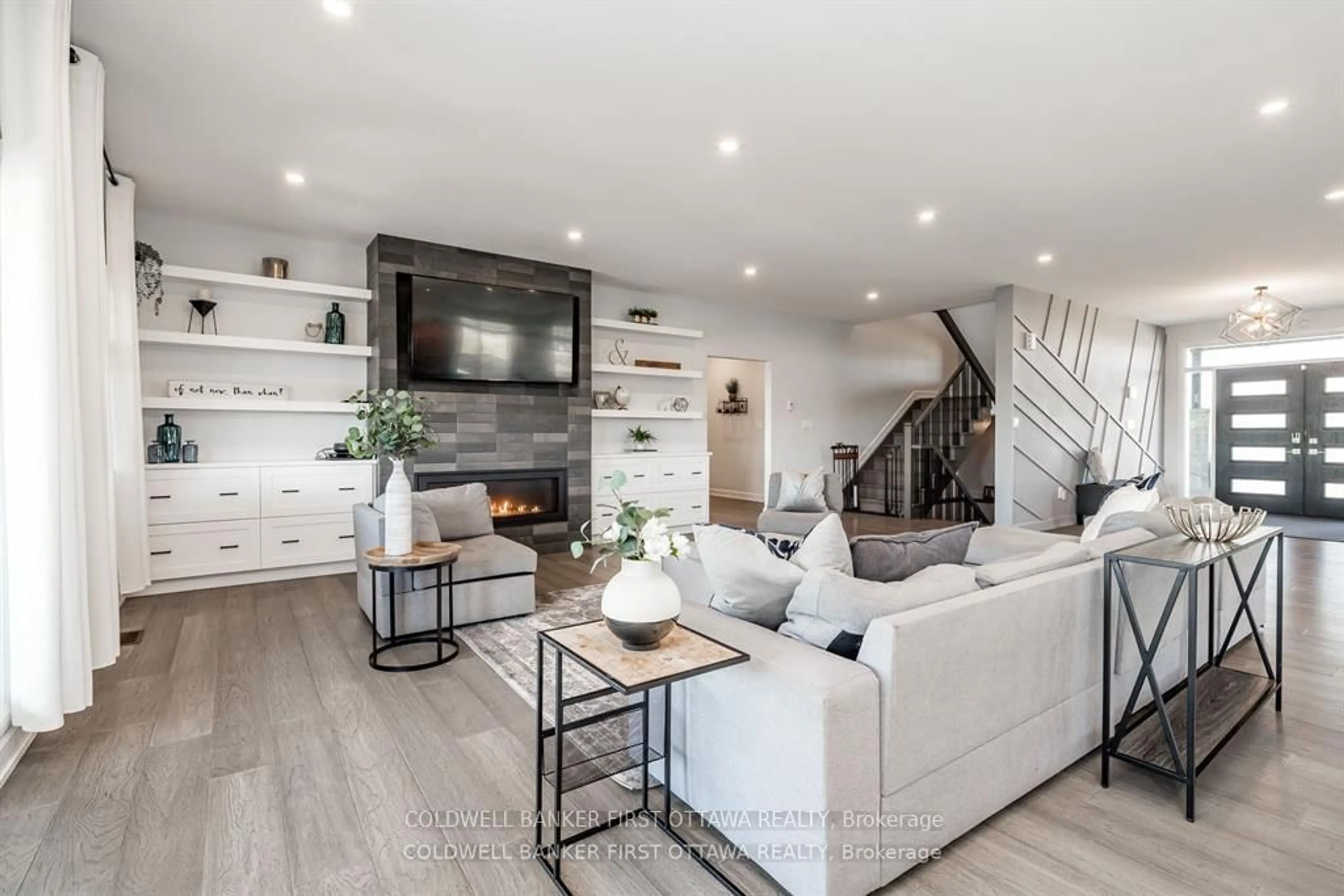 Living room with furniture, unknown for 5758 Fernbank Rd, Ottawa Ontario K2S 1B6