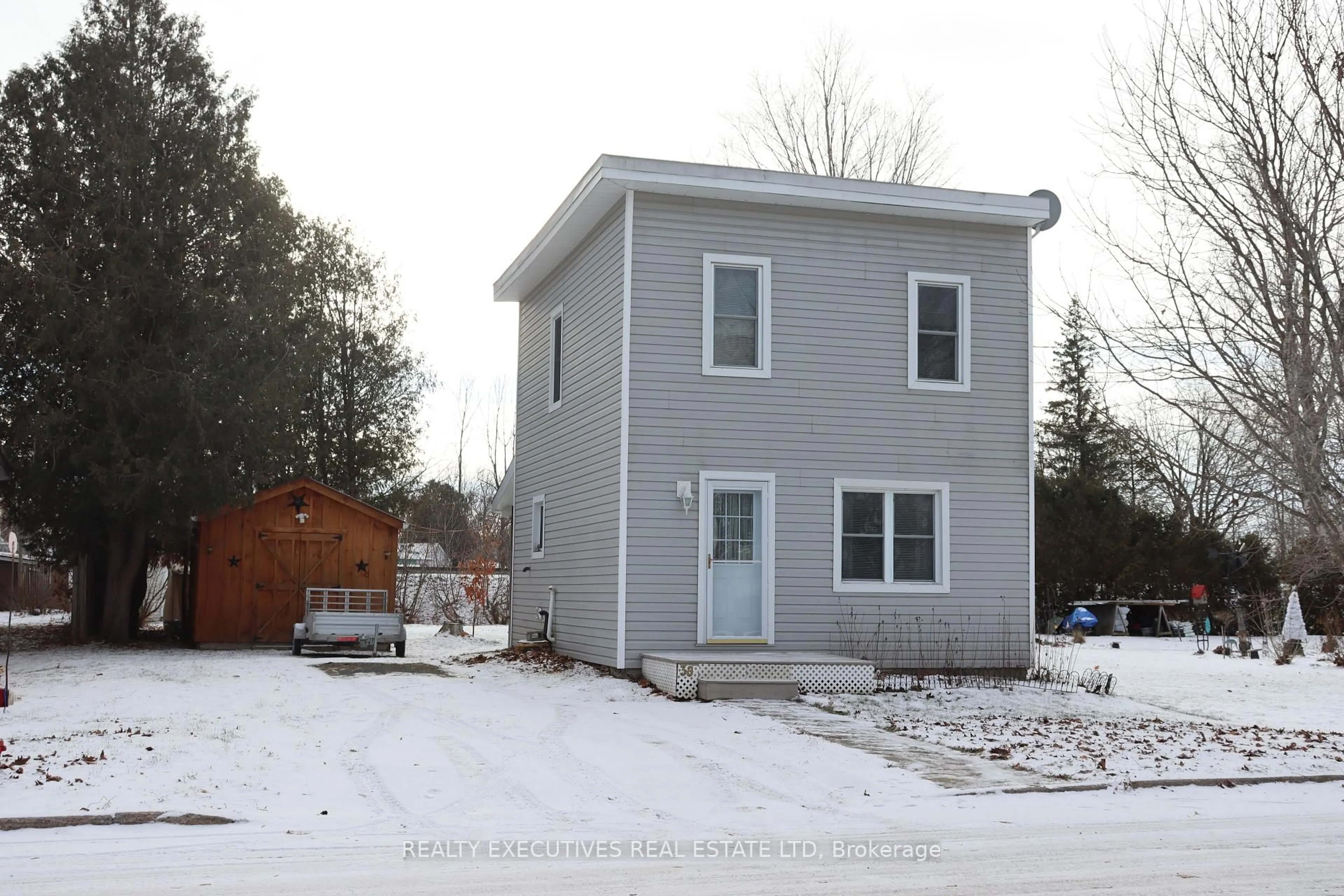 Home with vinyl exterior material, street for 38 Hummel St, North Dundas Ontario K0C 2K0