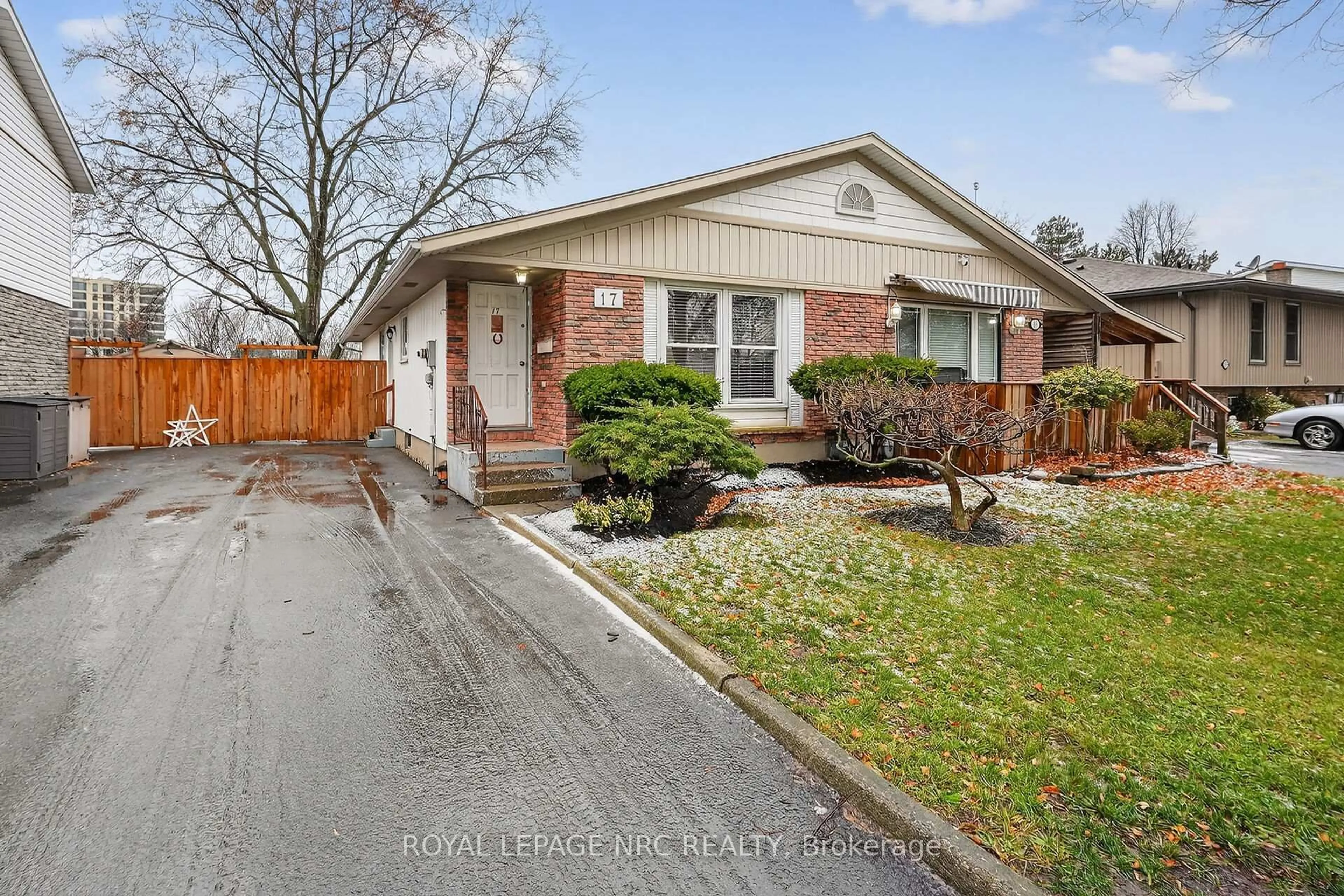 Home with brick exterior material, street for 17 Elma St, St. Catharines Ontario L2N 6Z3