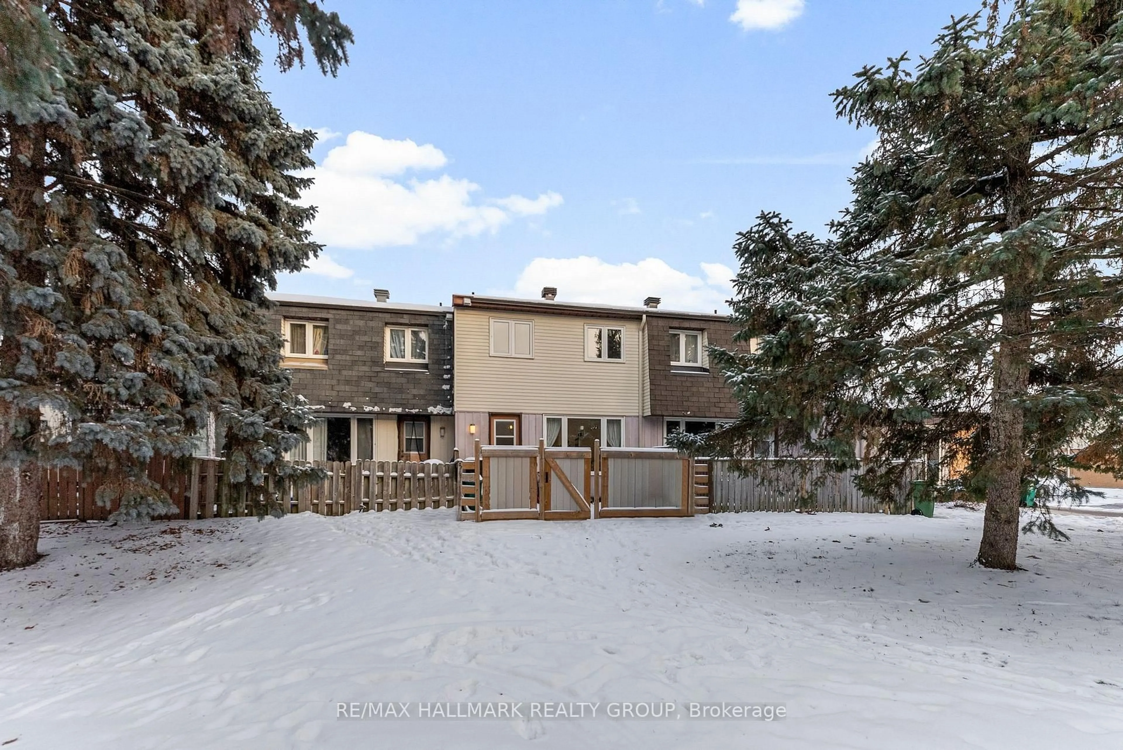 Patio, unknown for 1314 Cedarcroft Cres, Gloucester Ontario K1B 5C7