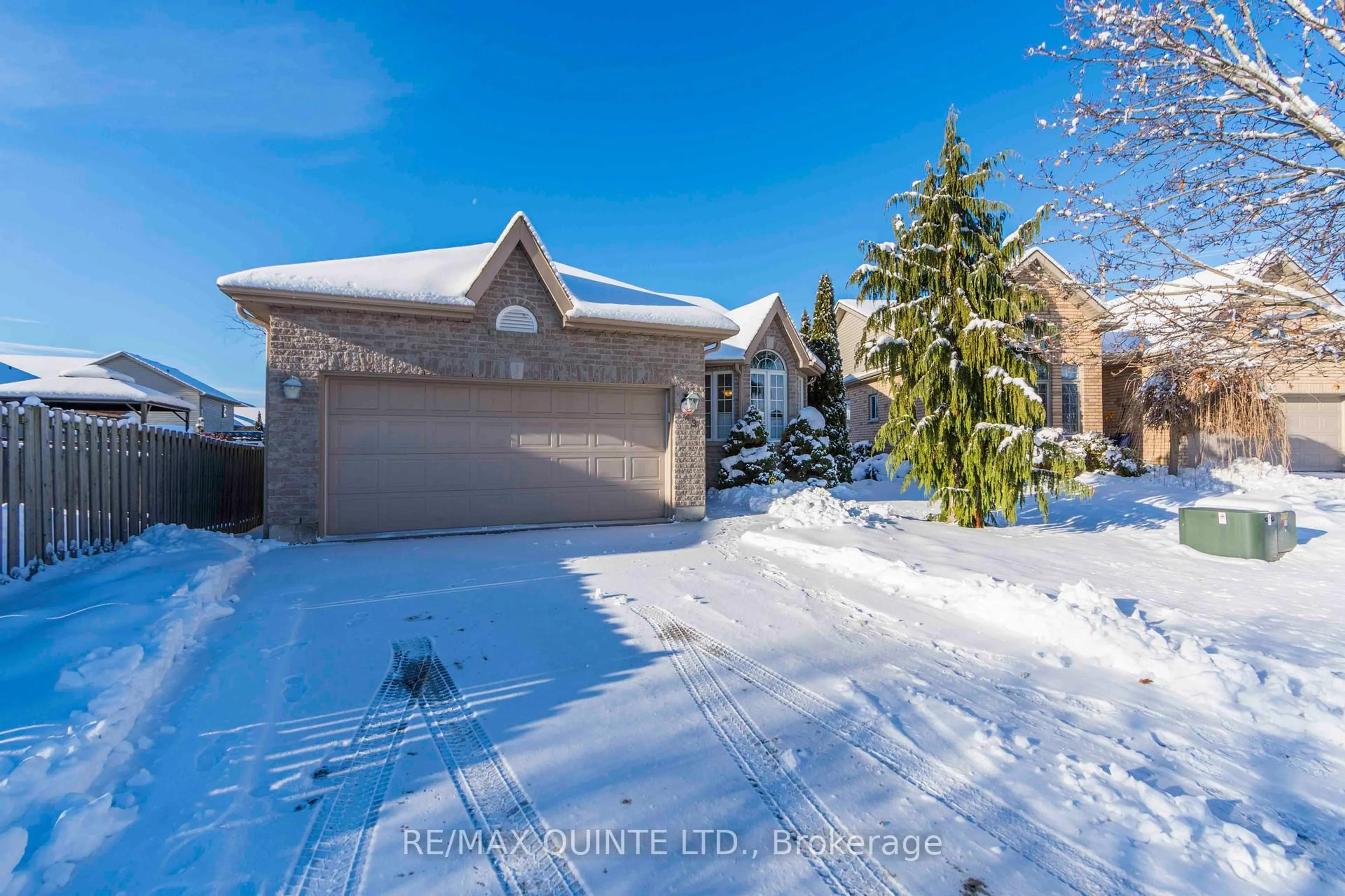 A pic from outside/outdoor area/front of a property/back of a property/a pic from drone, street for 43 Gavey St, Belleville Ontario K8N 4Z5