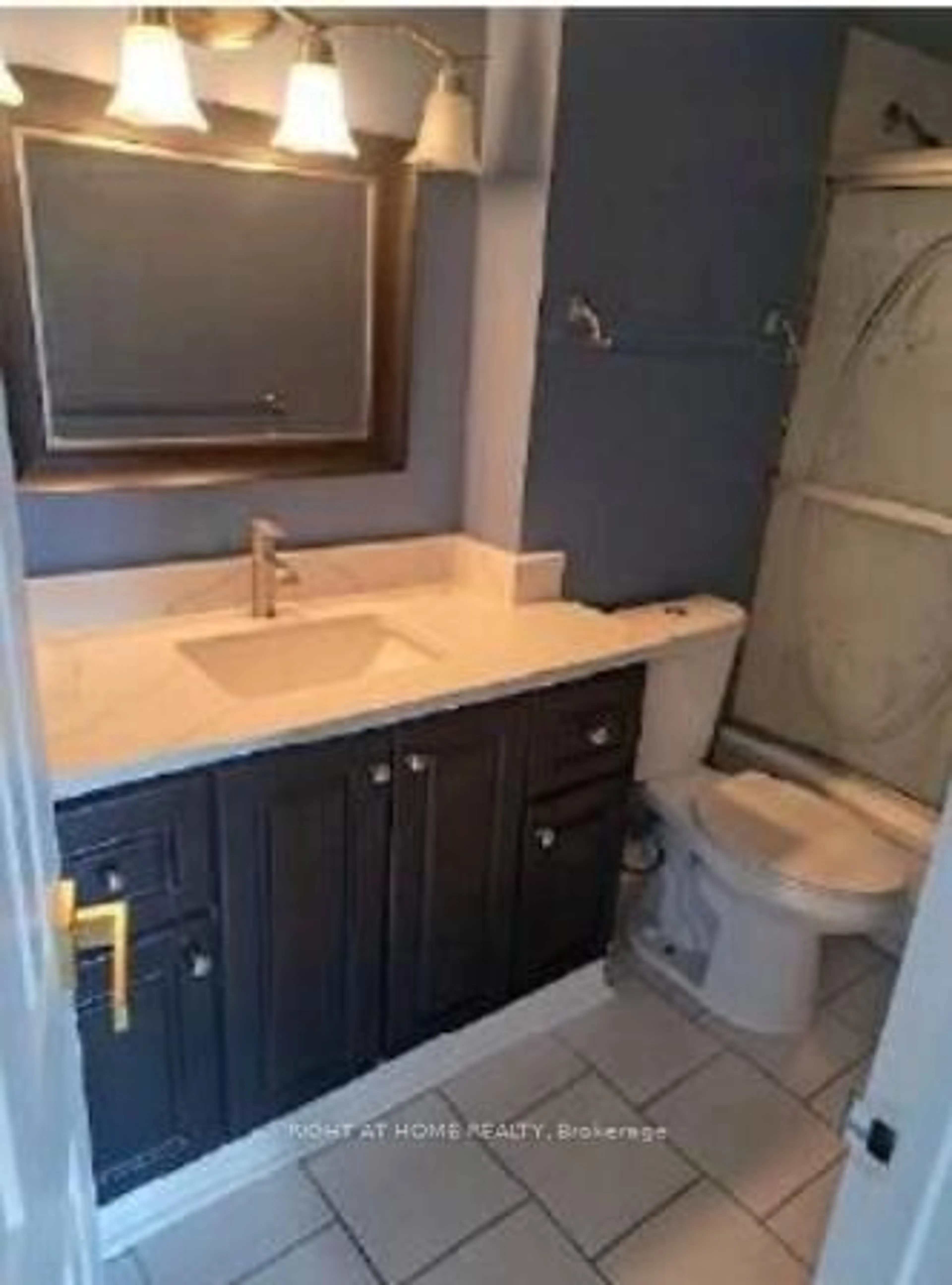 Standard bathroom, ceramic/tile floor for 1599 Lassiter Terr #514, Ottawa Ontario K1J 8R6