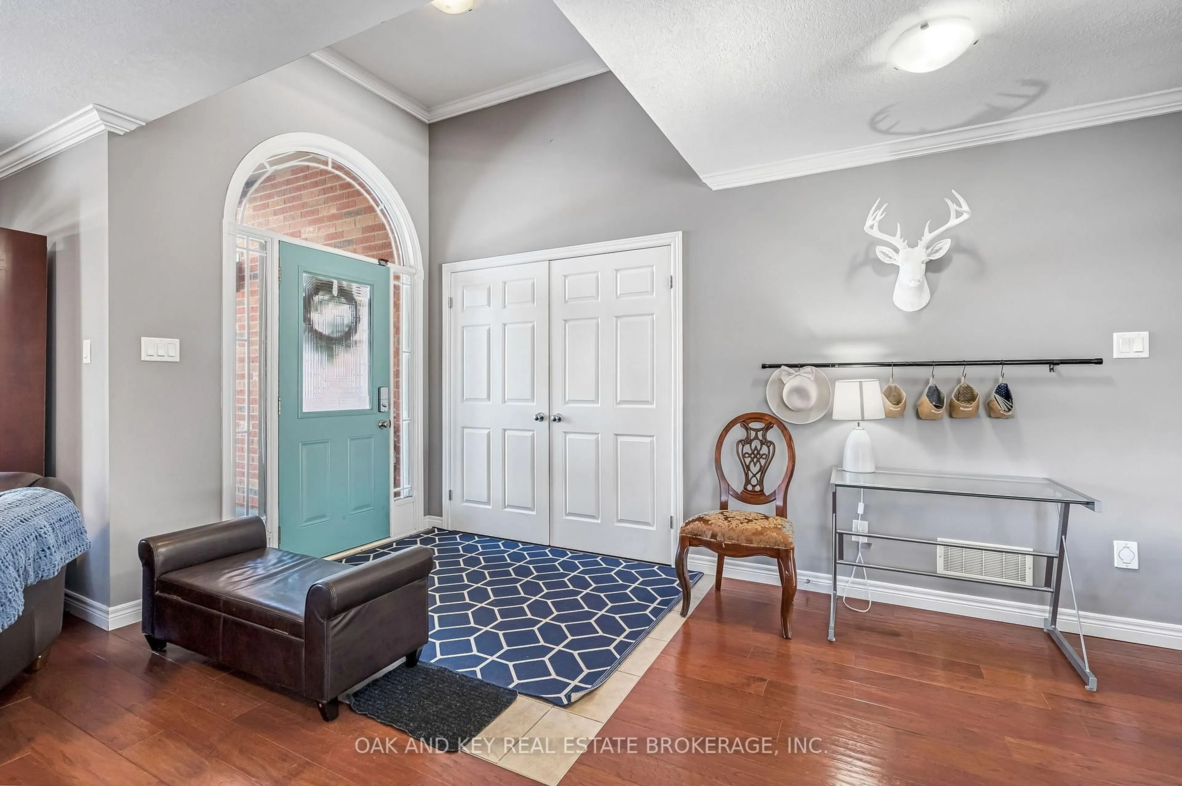 Indoor entryway for 34 Fieldstone Cres, Middlesex Centre Ontario N0L 1R0