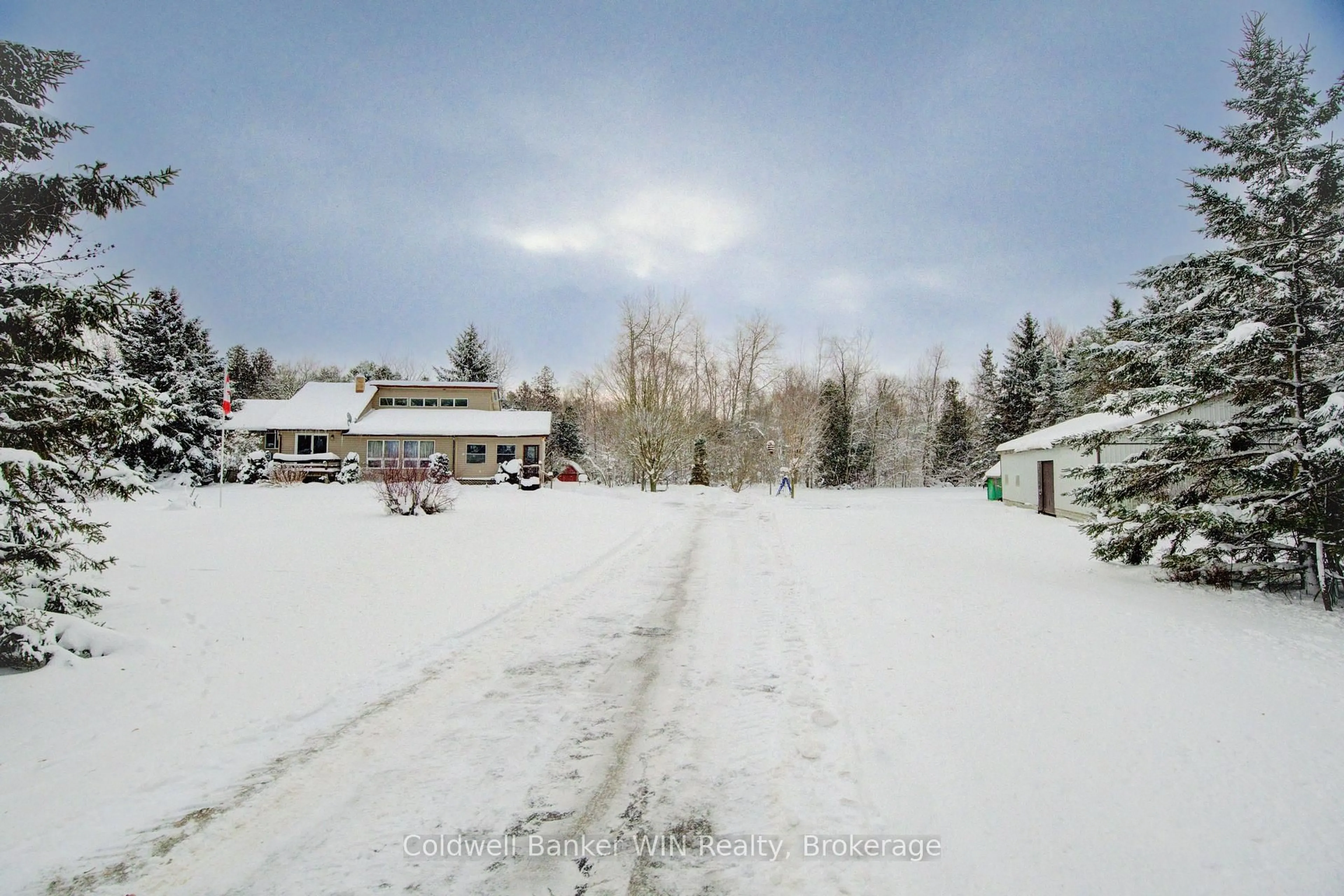 Blurry image for 8123 Line 12, Wellington North Ontario N0G 1N0