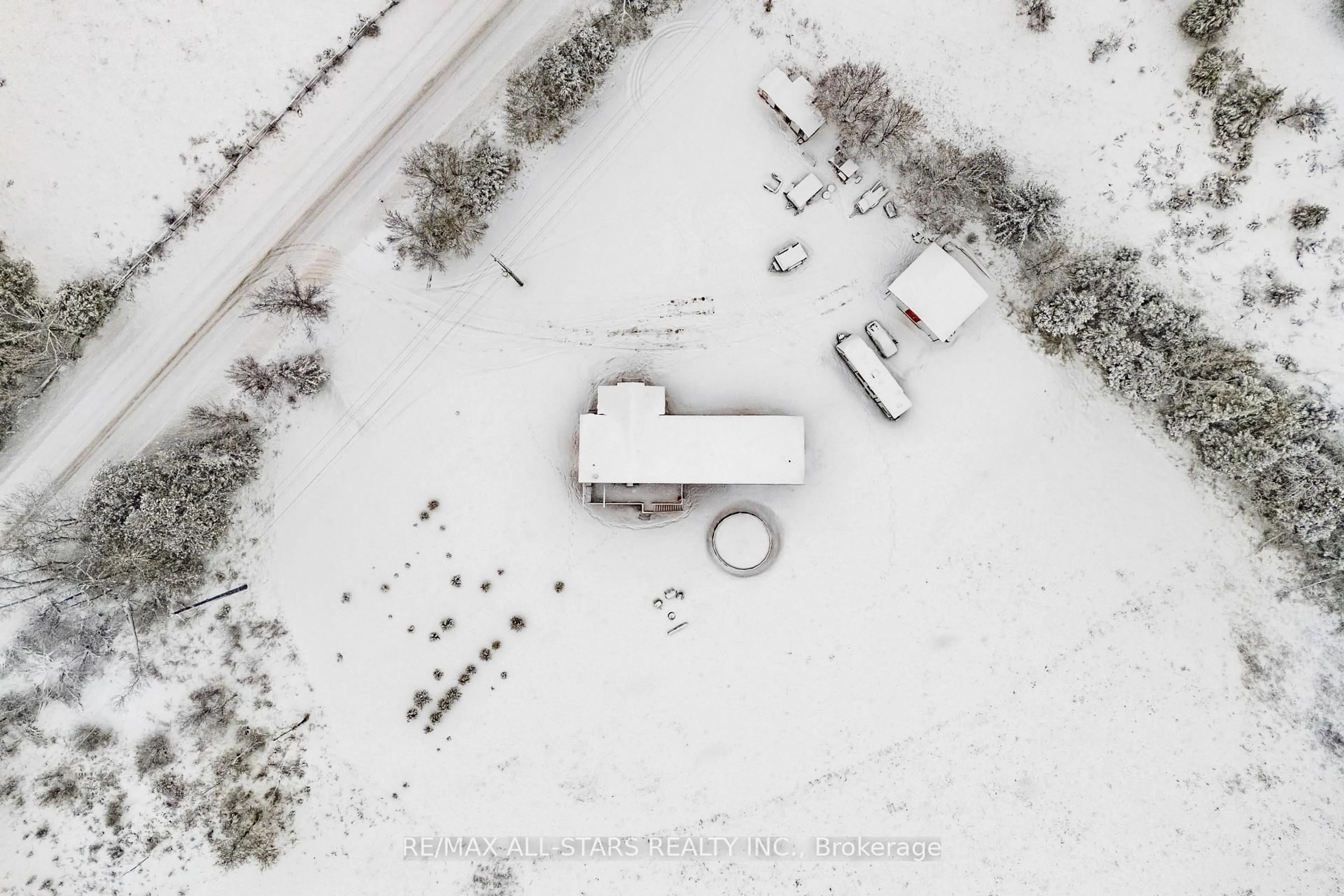 A pic from outside/outdoor area/front of a property/back of a property/a pic from drone, street for 1062 Northline Rd, Kawartha Lakes Ontario K0M 1N0