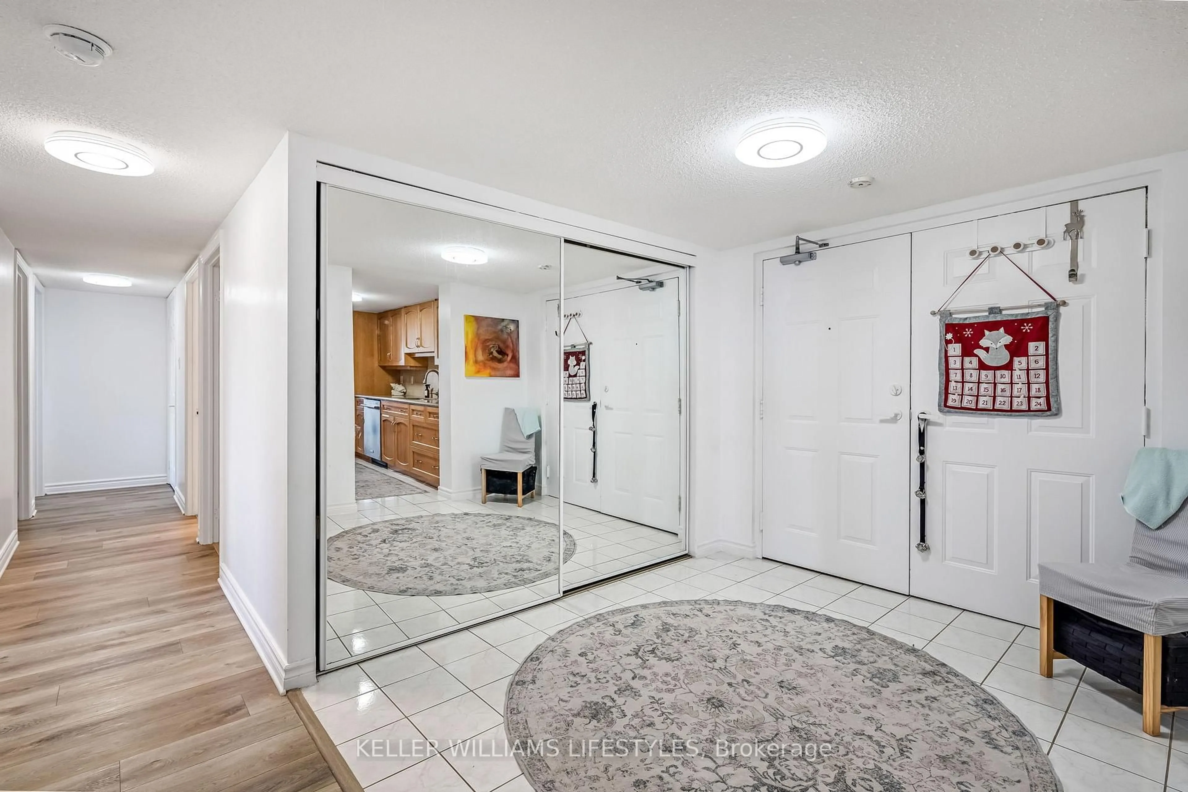 Indoor entryway for 1510 Richmond St #802, London North Ontario N6G 4V2