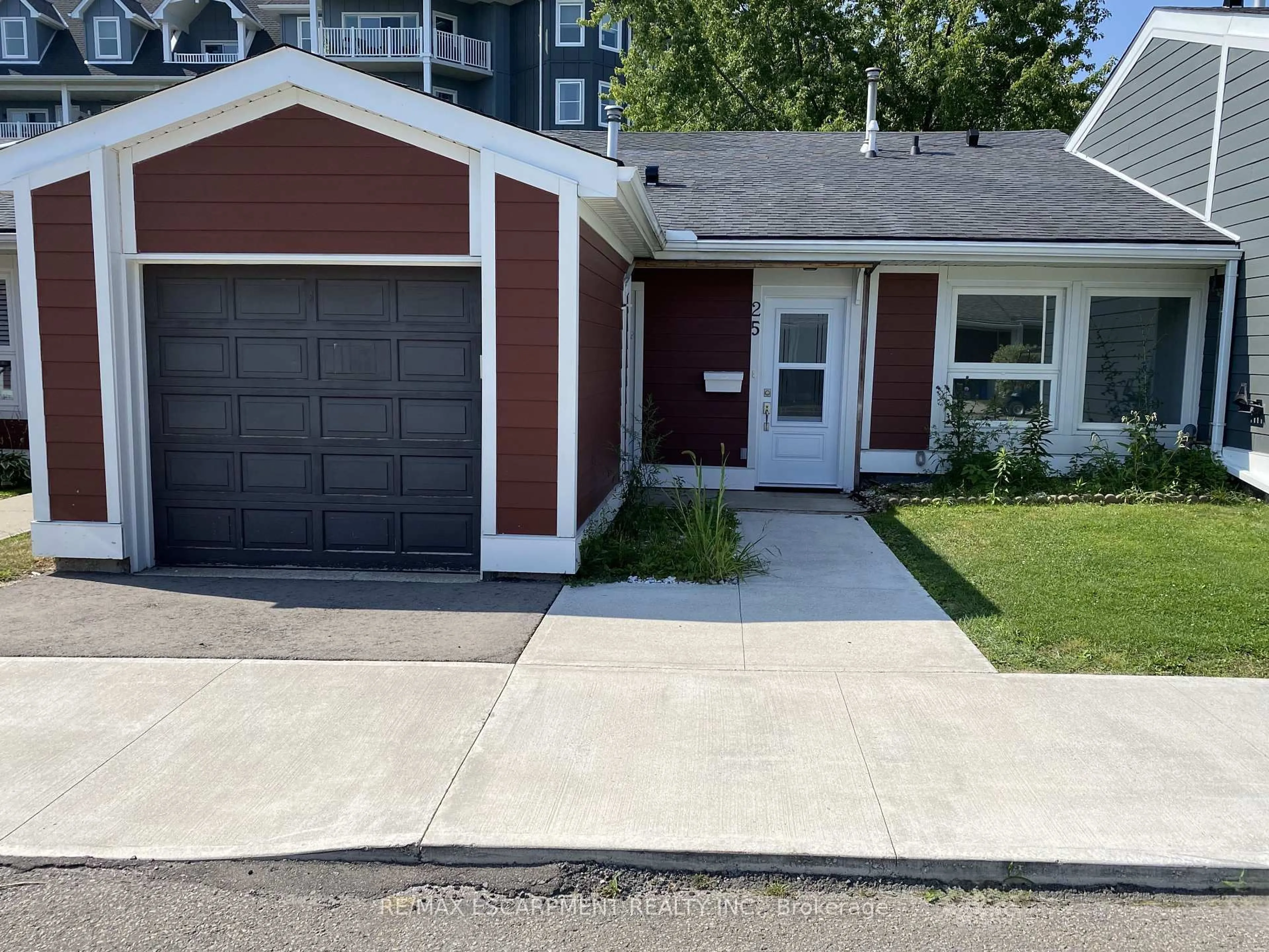 Home with vinyl exterior material, street for 25 Jaczenko Terr, Hamilton Ontario L9B 1T8