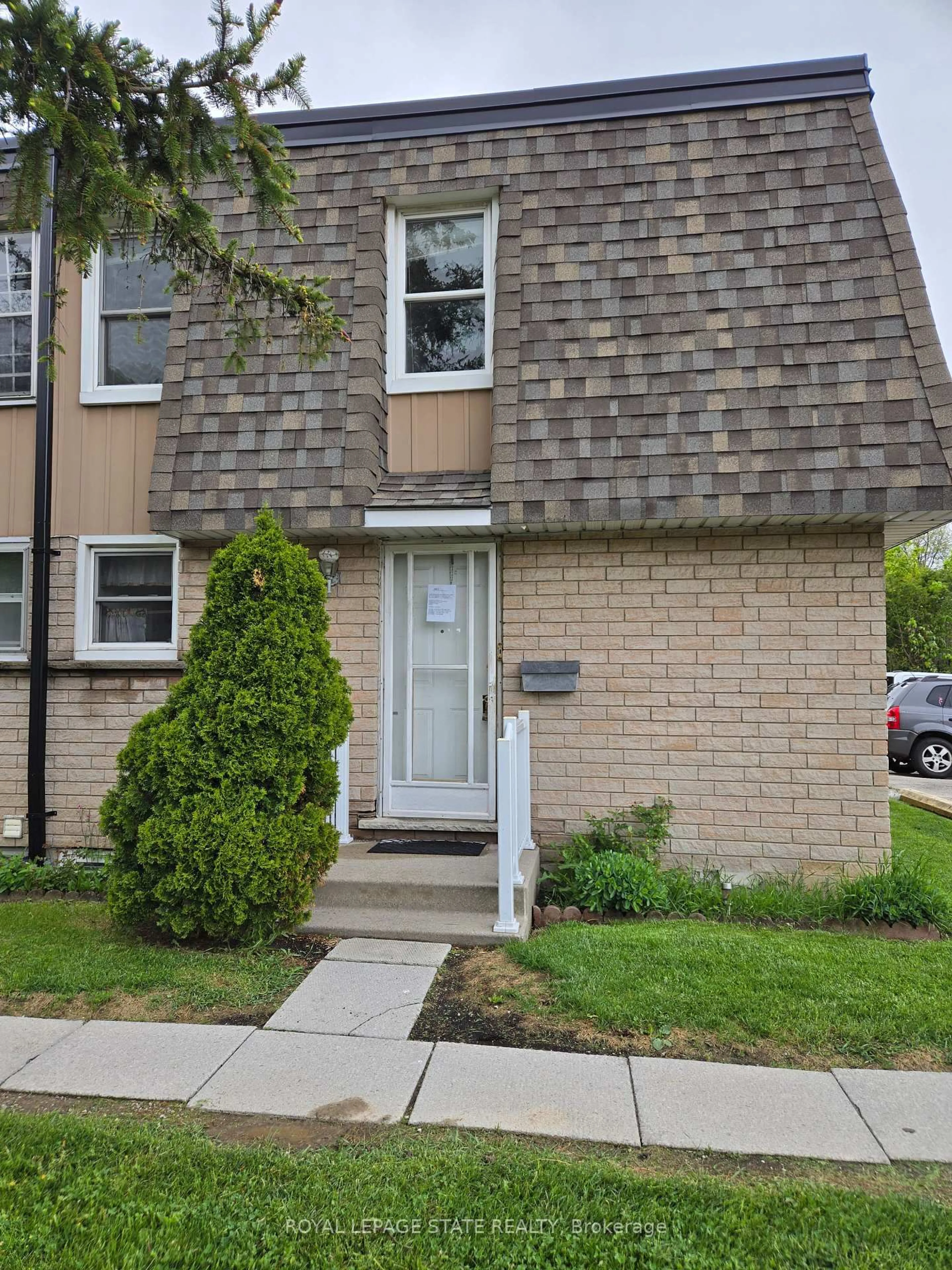 Home with vinyl exterior material, street for 153 Limeridge Rd #4, Hamilton Ontario L9C 2V3
