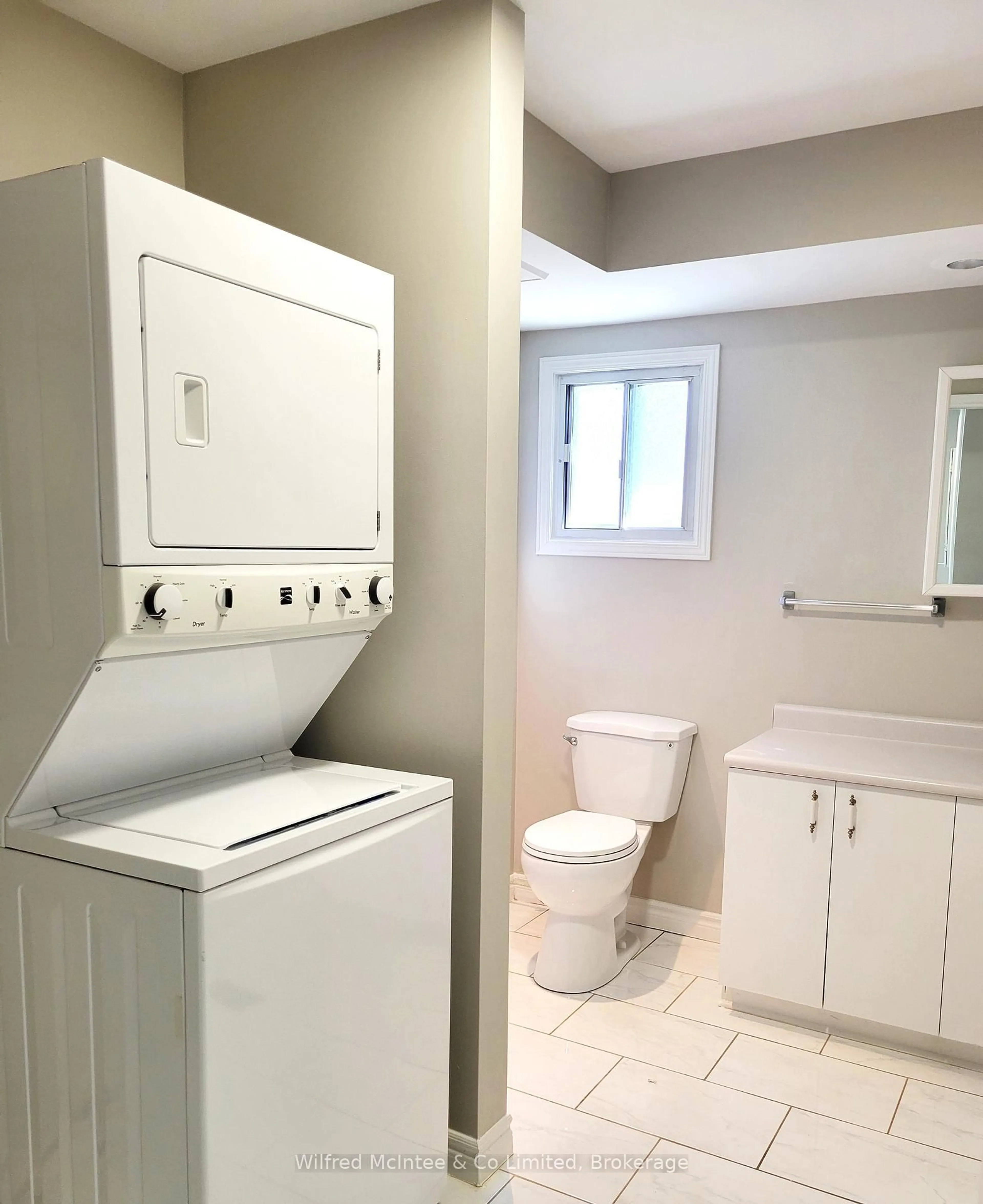 Laundry room for 104 MEADOWS Dr, West Grey Ontario N4N 3B8