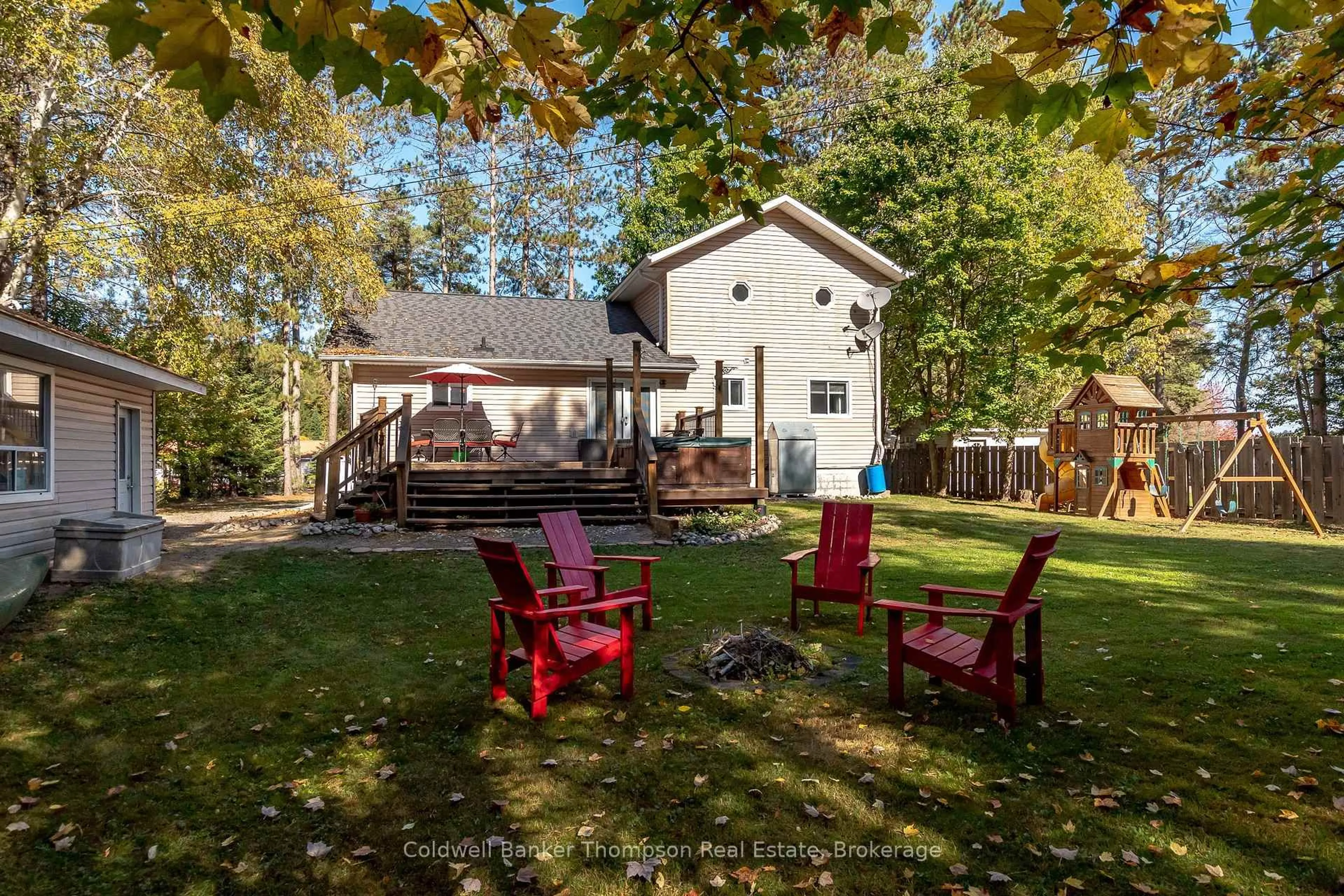 A pic from outside/outdoor area/front of a property/back of a property/a pic from drone, forest/trees view for 4237 Ravenscliffe Rd, Huntsville Ontario P1H 2J2