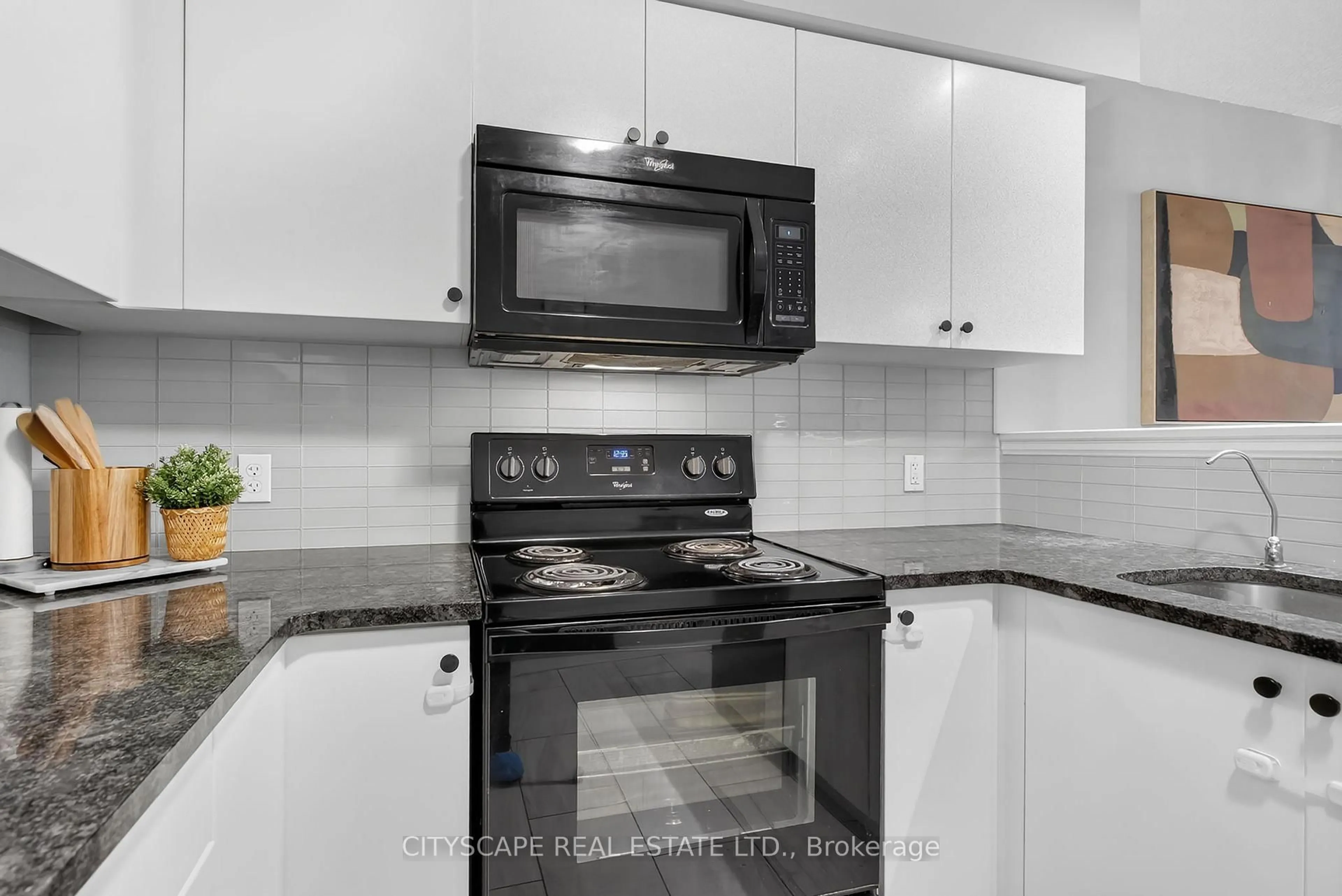 Standard kitchen, ceramic/tile floor for 4 Nathan Crt, Cambridge Ontario N1P 0B2