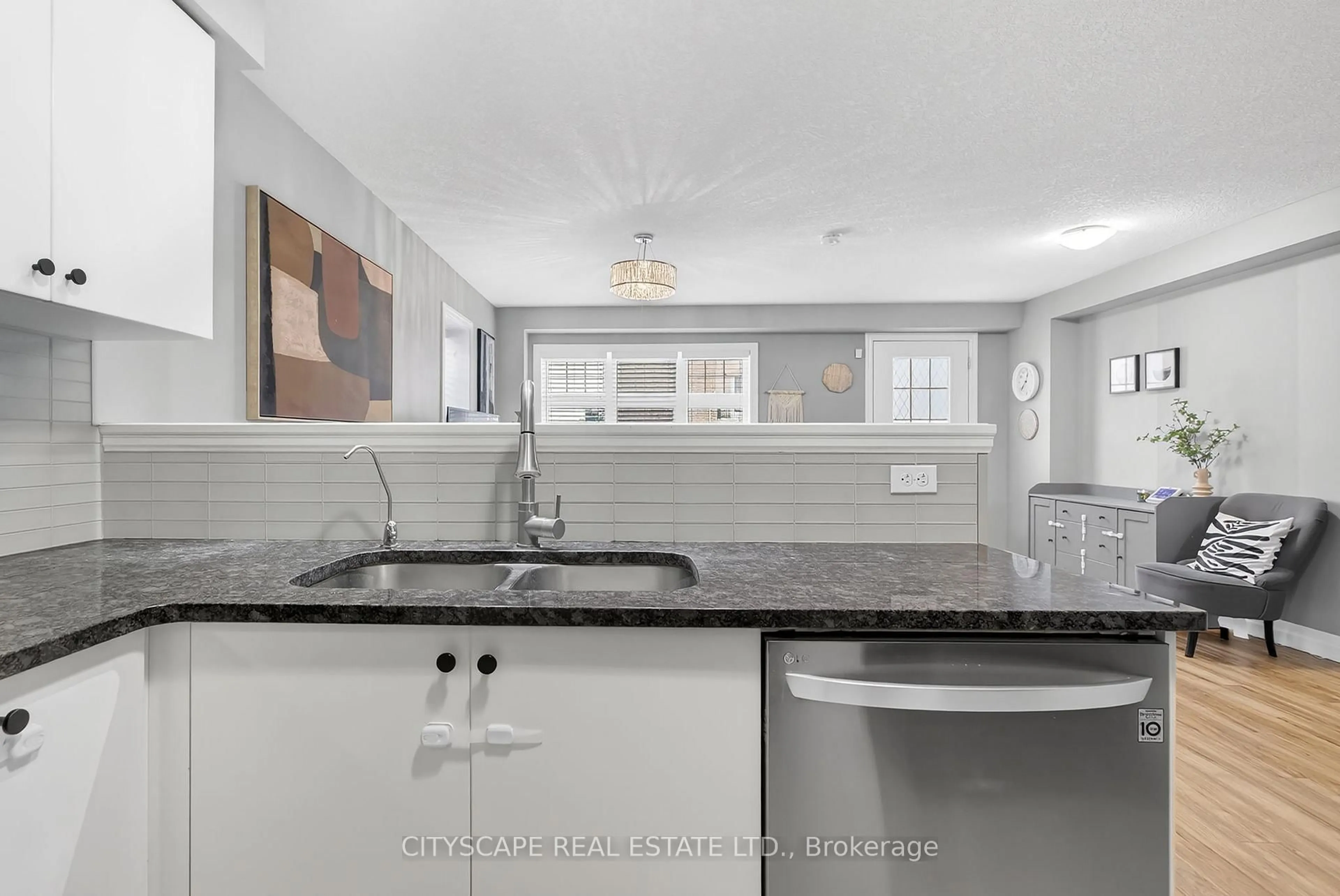 Standard kitchen, ceramic/tile floor for 4 Nathan Crt, Cambridge Ontario N1P 0B2