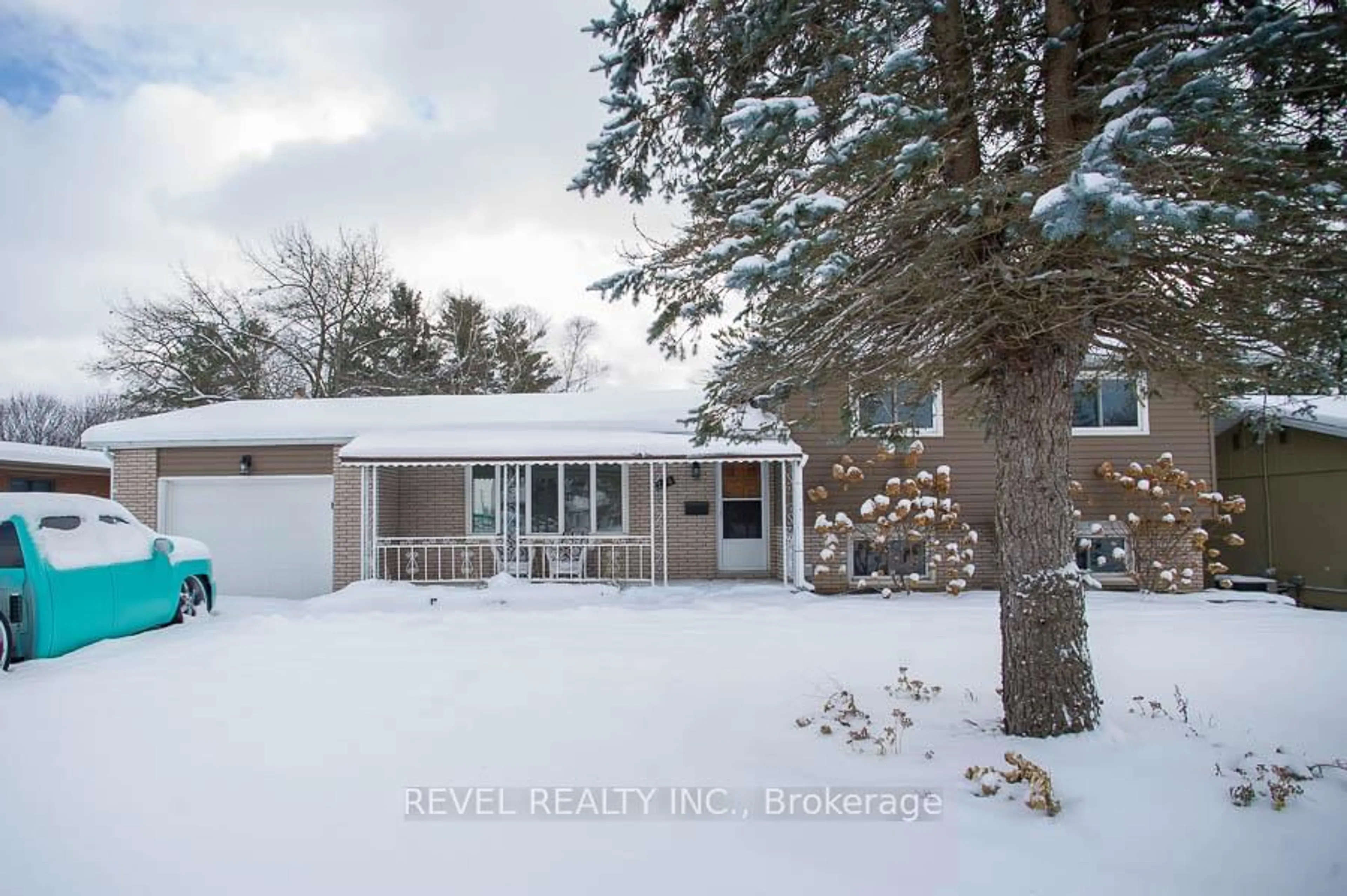 Unknown for 104 Hillside Ave, Norfolk Ontario N4B 1Y7