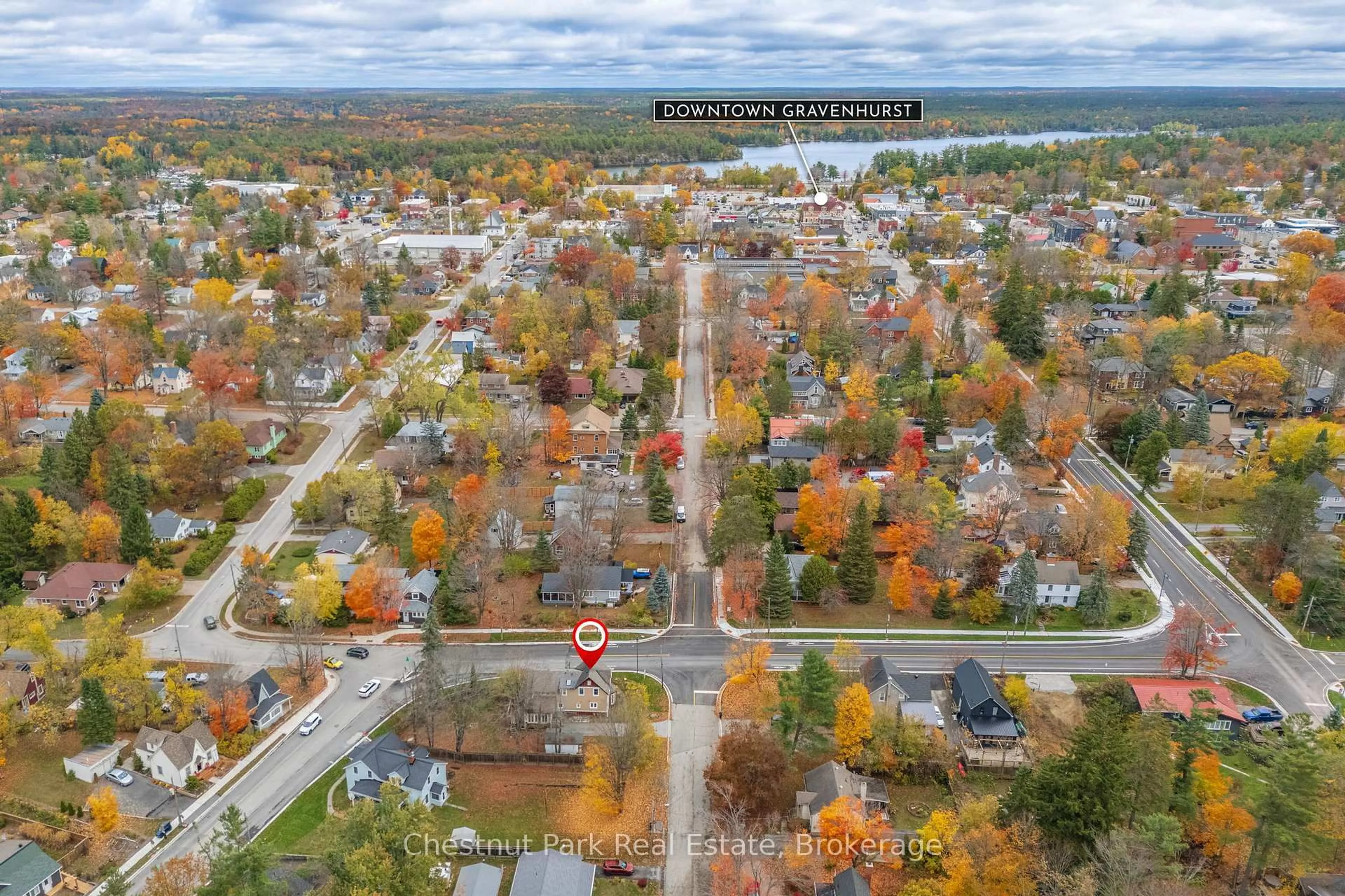 A pic from outside/outdoor area/front of a property/back of a property/a pic from drone, water/lake/river/ocean view for 615 Bay St, Gravenhurst Ontario P1P 1G8