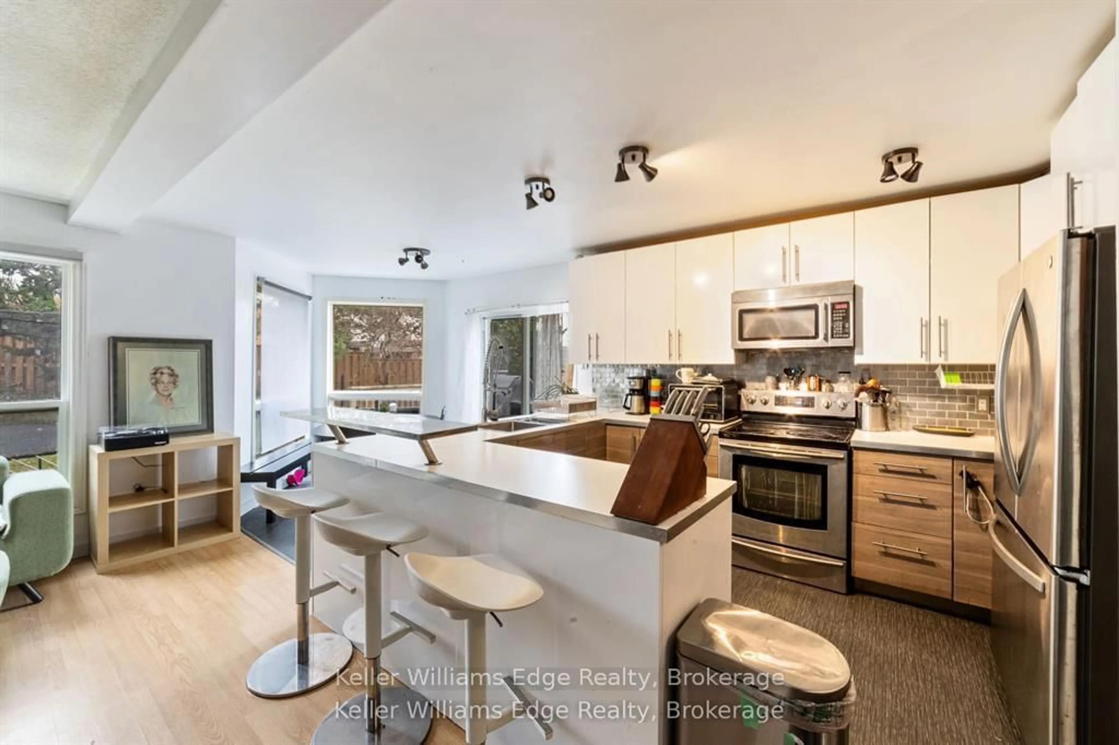 Open concept kitchen, ceramic/tile floor for 10 Zeffer Pl, Kitchener Ontario N2A 3Y8