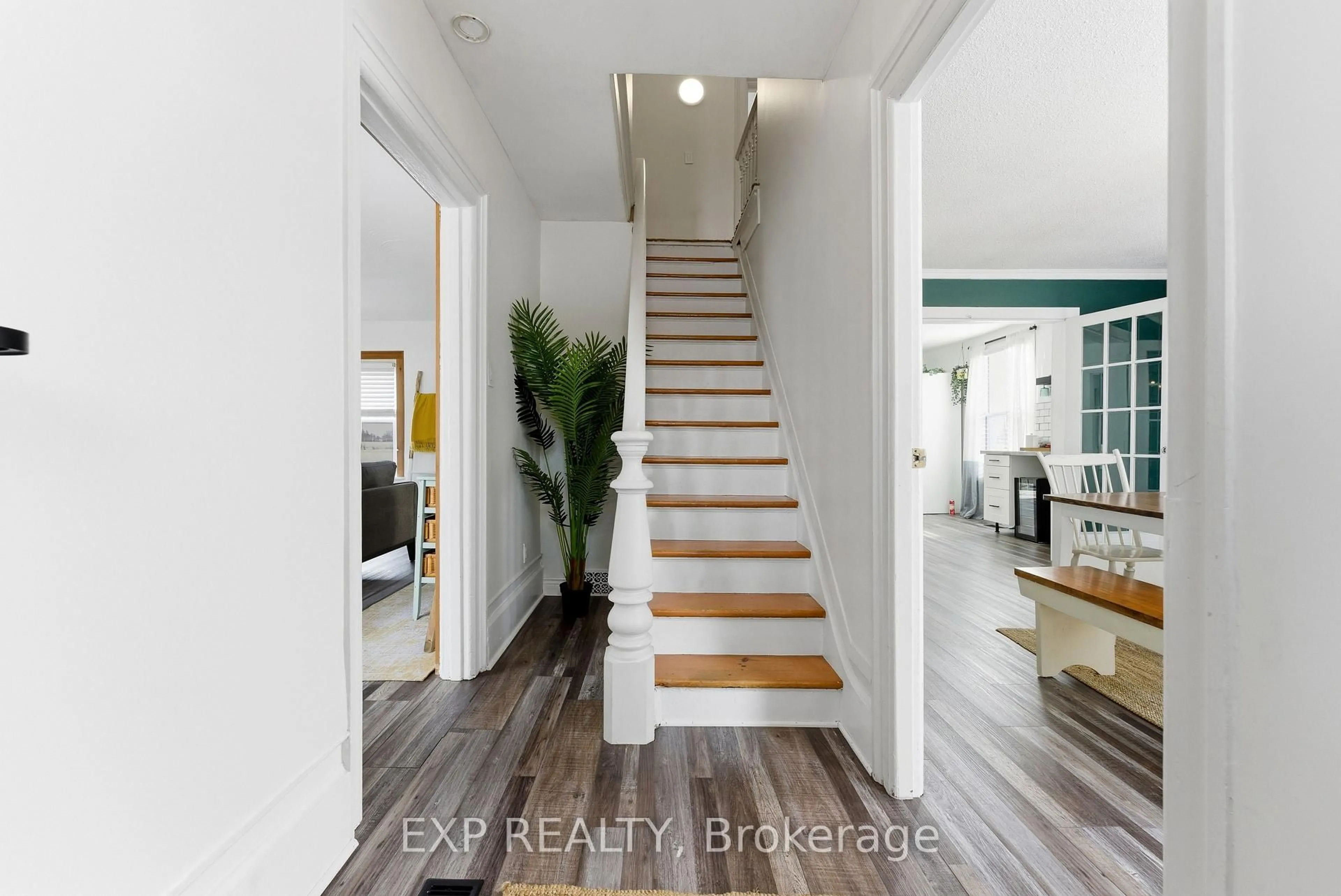 Indoor entryway for 459 County Road 19, Prince Edward County Ontario K0K 1A0