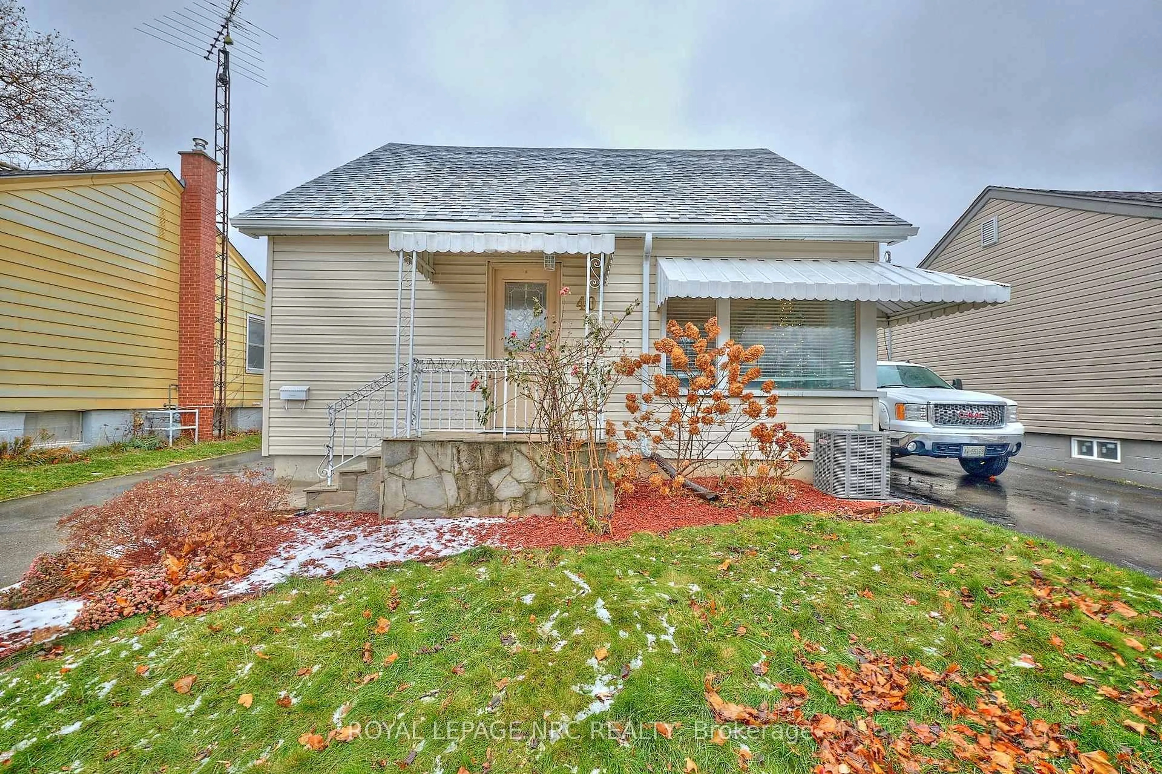 Unknown for 40 Shakespeare Ave, St. Catharines Ontario L2R 6M6