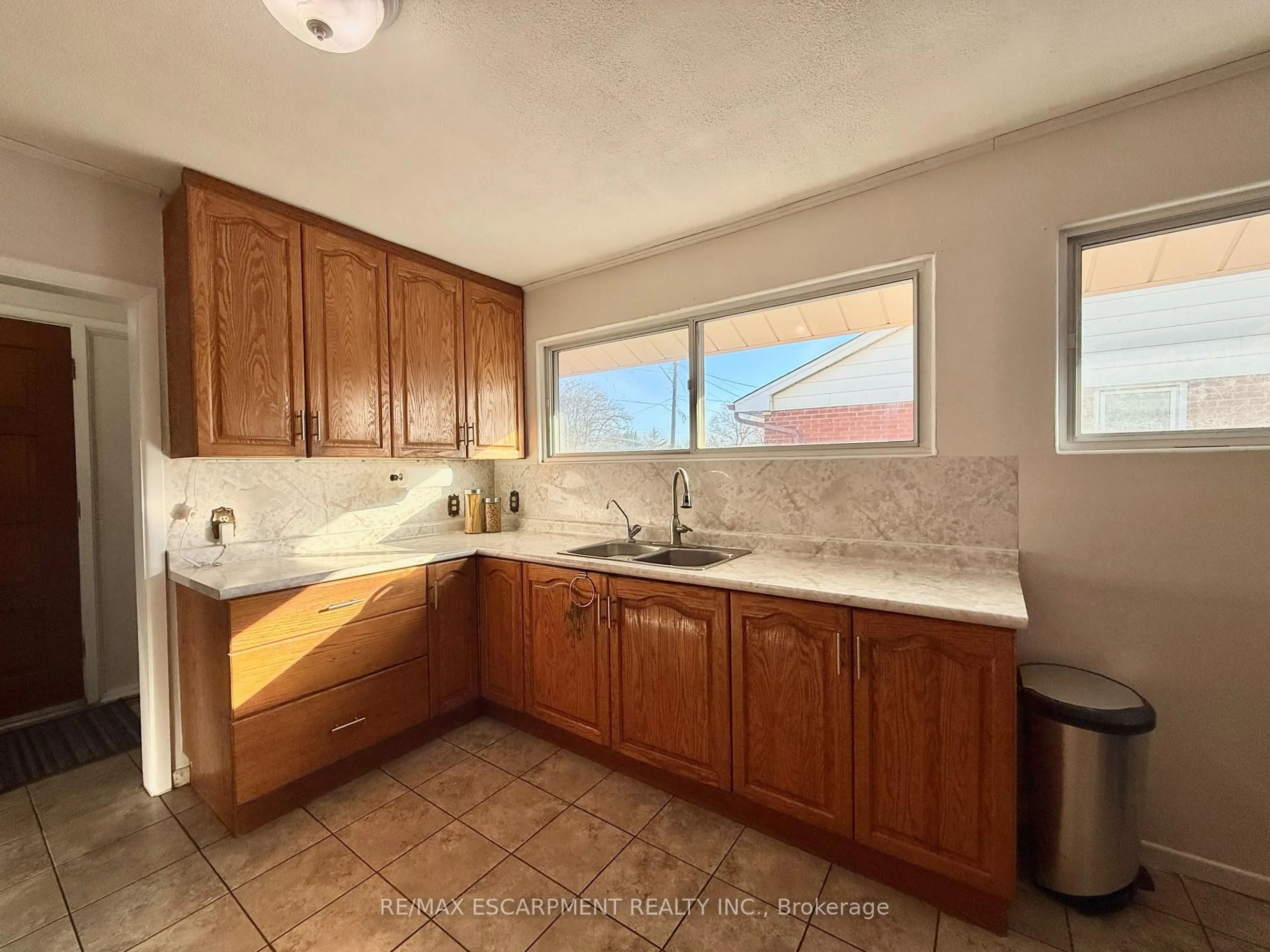 Standard kitchen, ceramic/tile floor for 22 Gildea St, Hamilton Ontario L8V 2G7