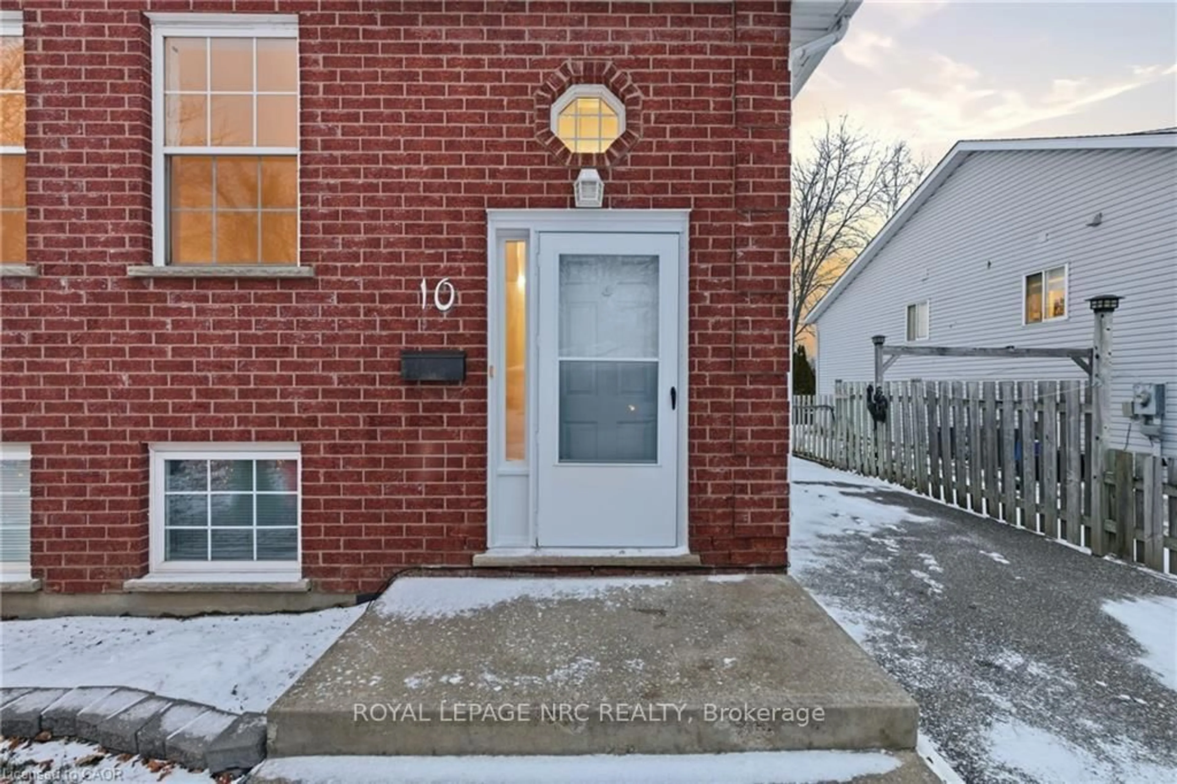 Unknown for 10 Woodland Dr, Welland Ontario L3C 7C9