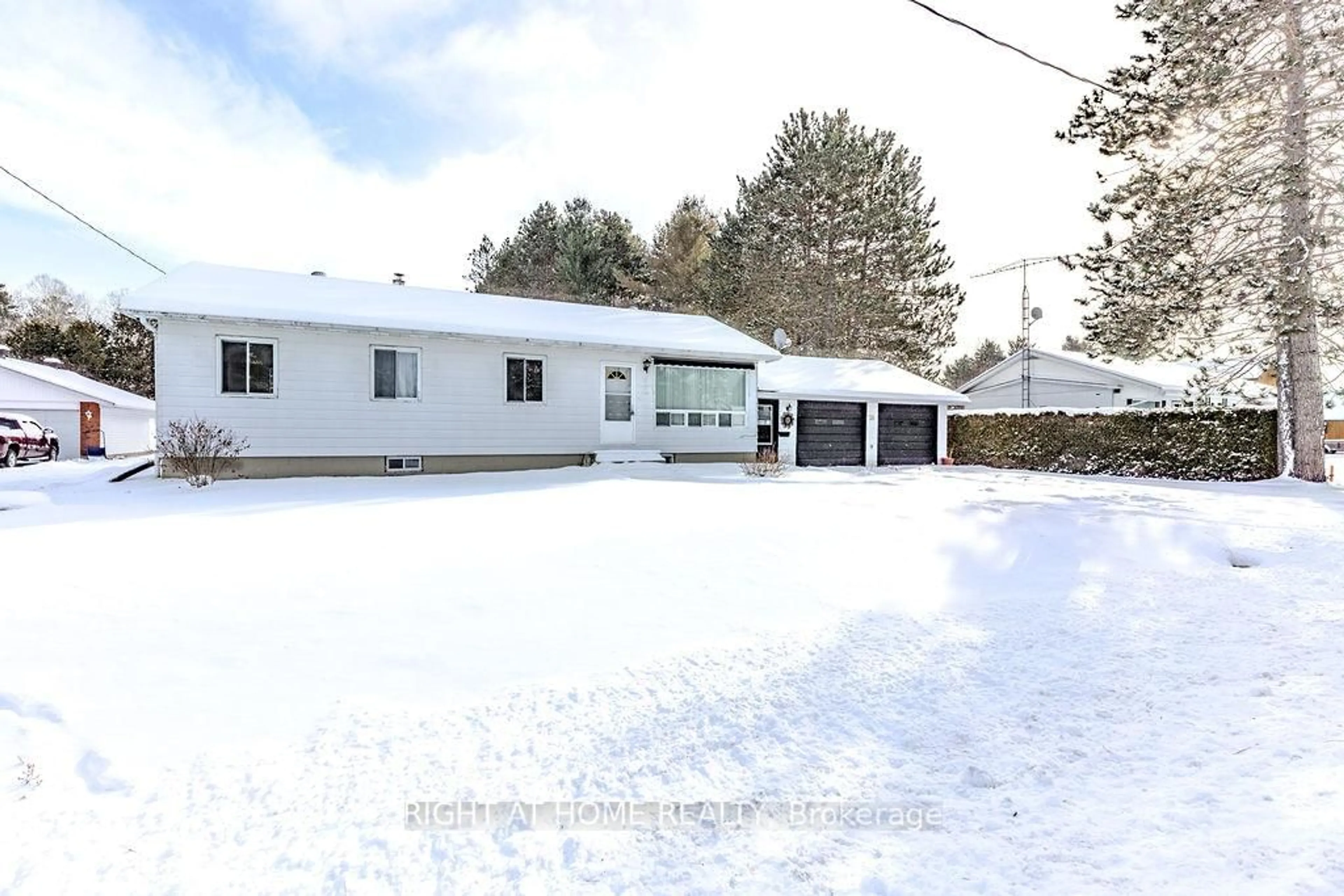 A pic from outside/outdoor area/front of a property/back of a property/a pic from drone, street for 28 Jackpine St, Barry's Bay Ontario K0J 1B0
