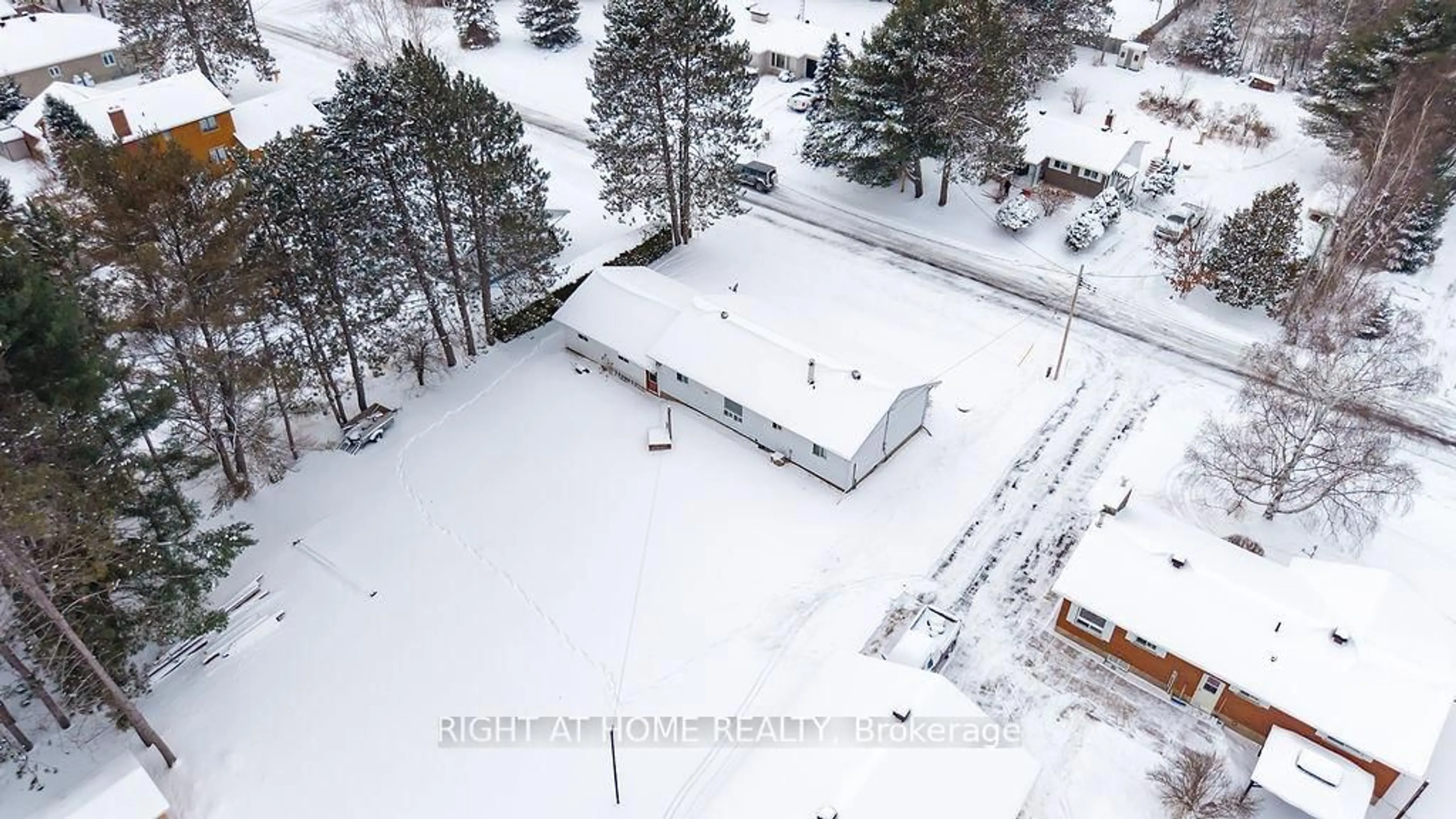 A pic from outside/outdoor area/front of a property/back of a property/a pic from drone, unknown for 28 Jackpine St, Barry's Bay Ontario K0J 1B0