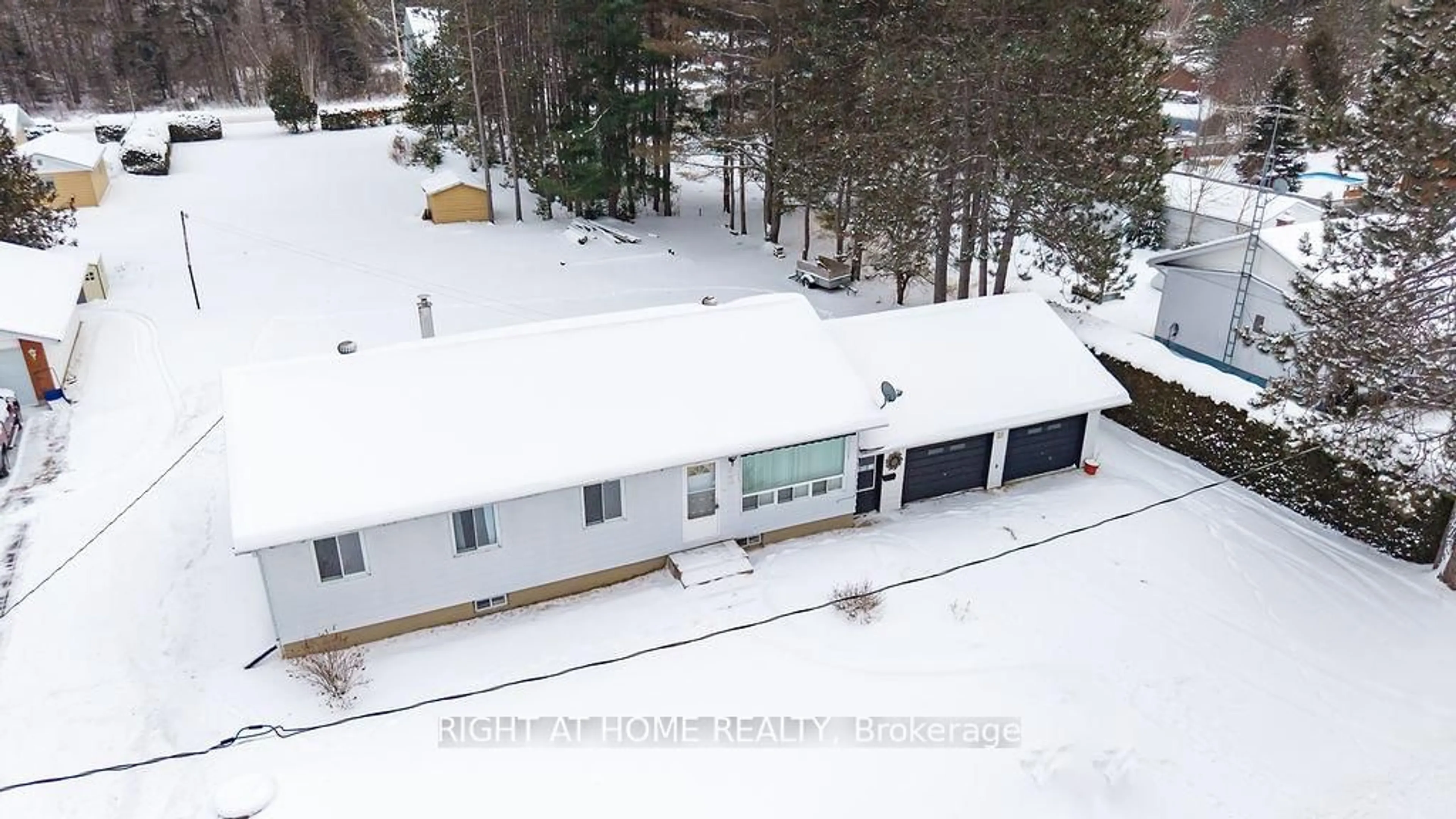 A pic from outside/outdoor area/front of a property/back of a property/a pic from drone, building for 28 Jackpine St, Barry's Bay Ontario K0J 1B0