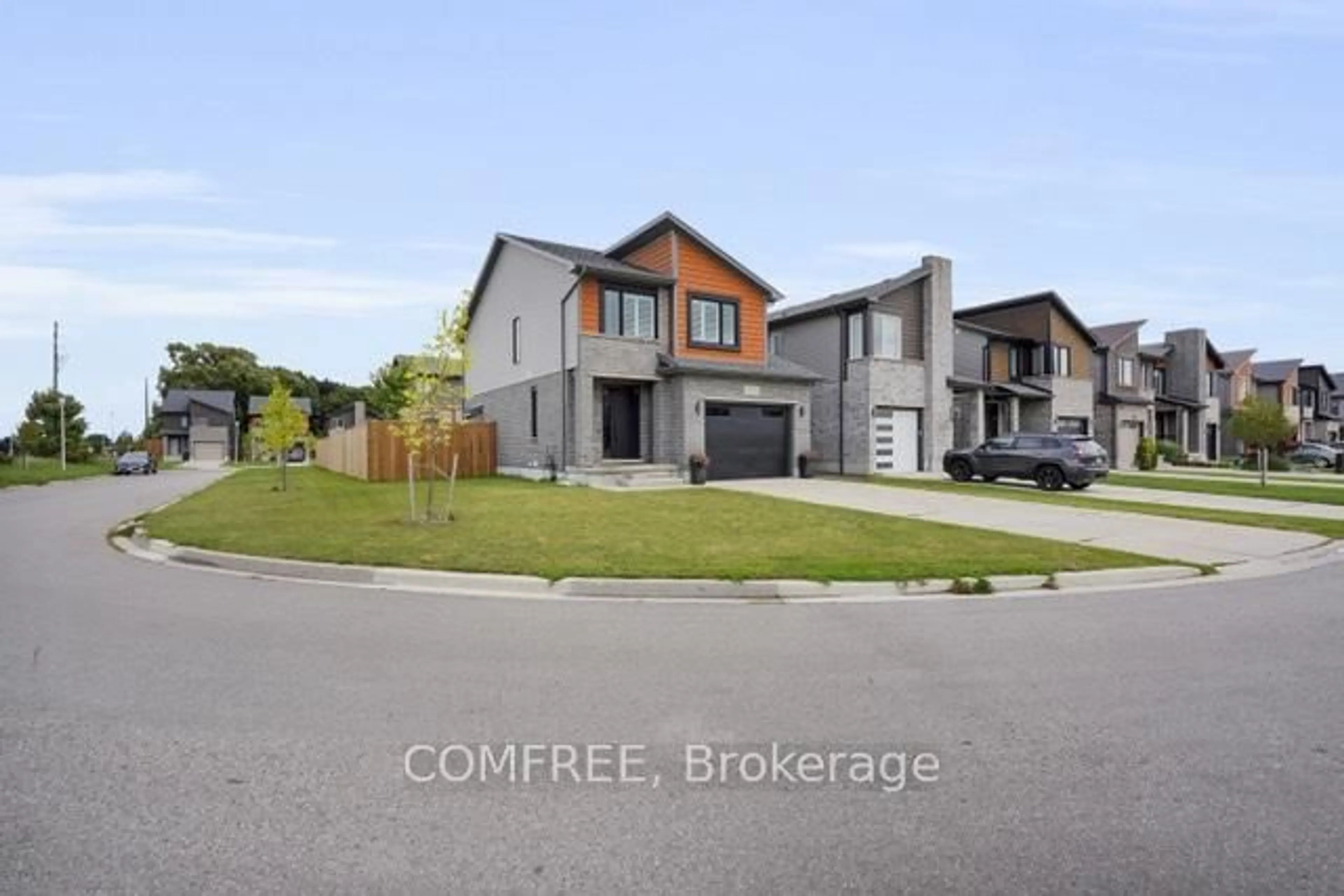 A pic from outside/outdoor area/front of a property/back of a property/a pic from drone, street for 2221 Tribalwood St, London North Ontario N6G 0R4