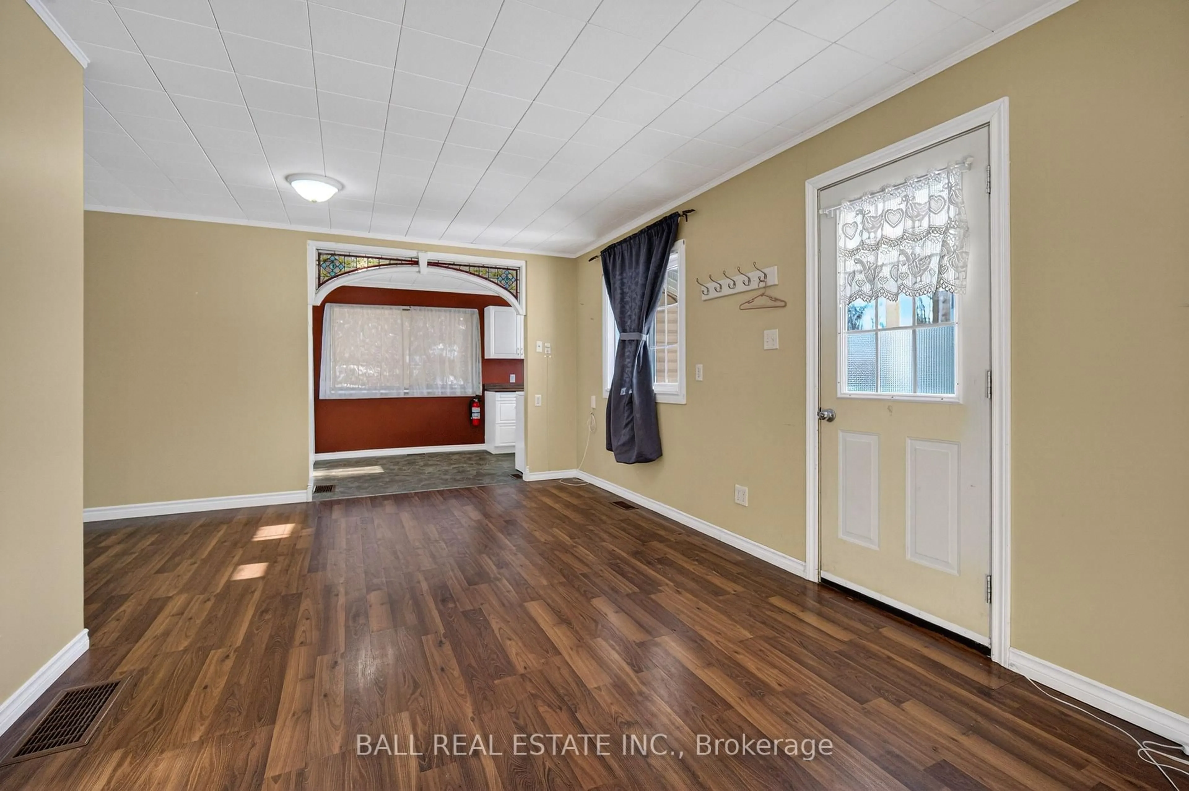 Indoor entryway for 24 Strickland St, Selwyn Ontario K0L 2H0