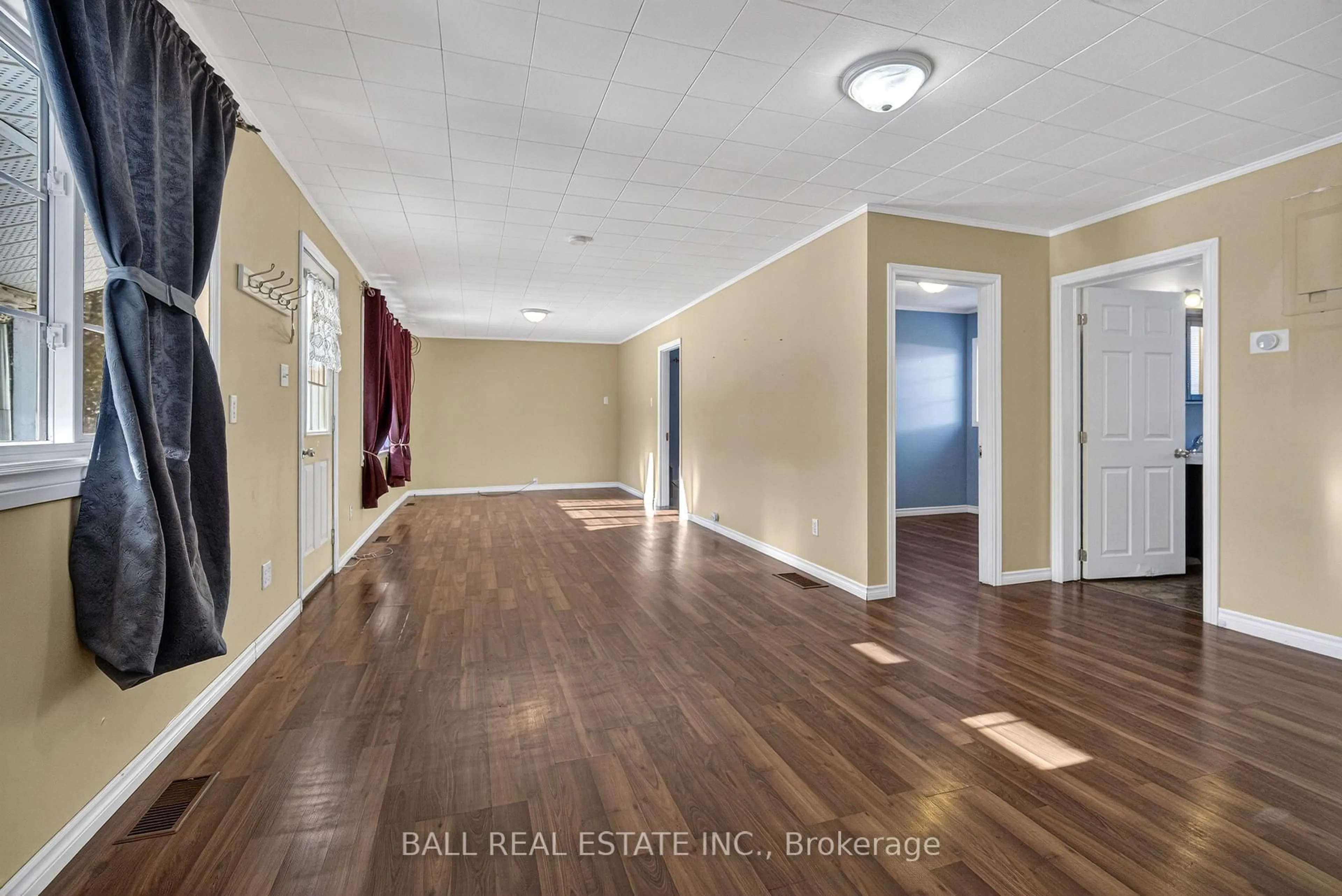 Indoor entryway for 24 Strickland St, Selwyn Ontario K0L 2H0