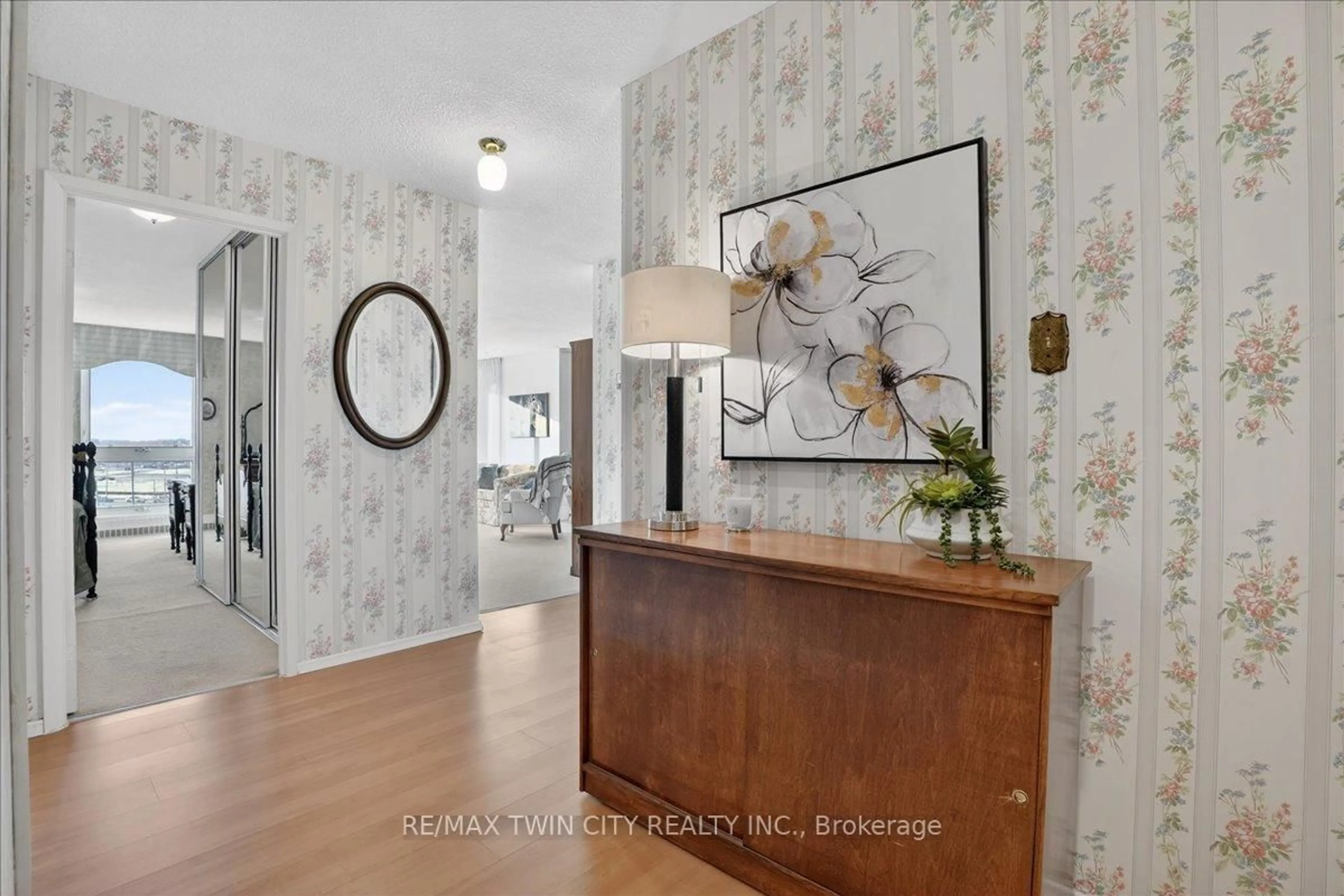 Indoor entryway for 19 Woodlawn Rd #706, Guelph Ontario N1H 7B1