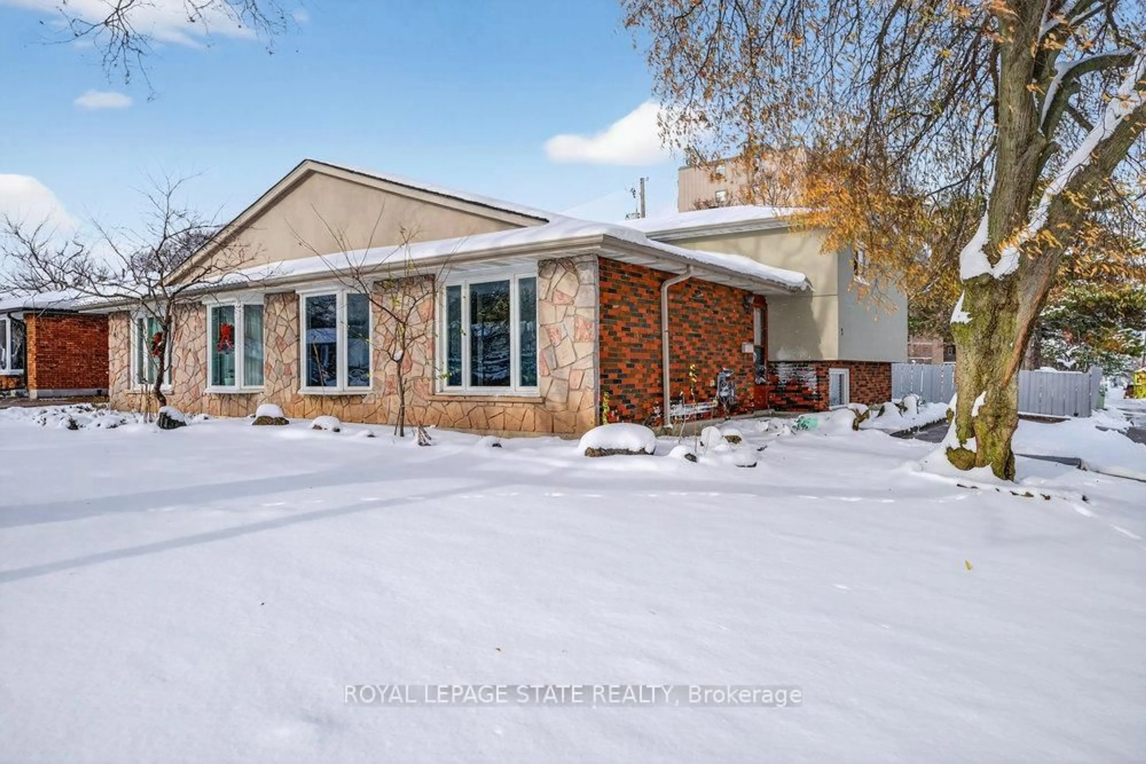 Unknown for 2 Country Club Dr, Hamilton Ontario L8K 5W2