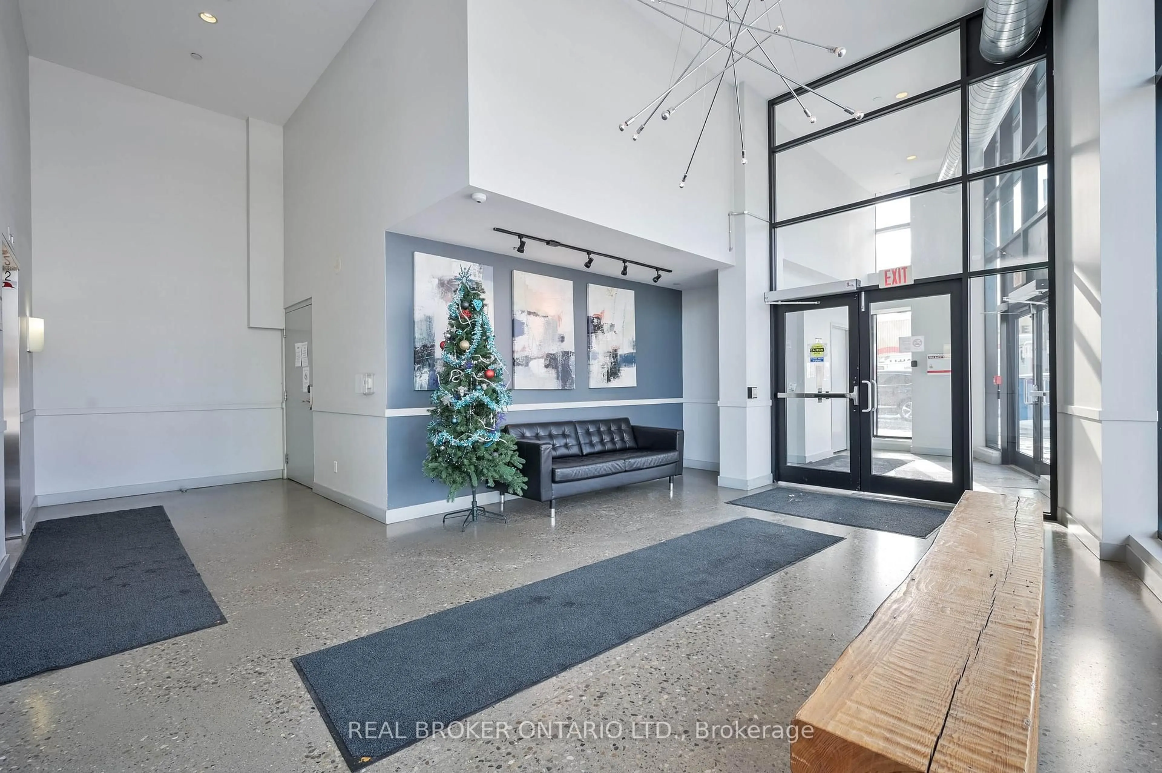 Indoor foyer for 1 Victoria St #203, Kitchener Ontario N2G 0B5