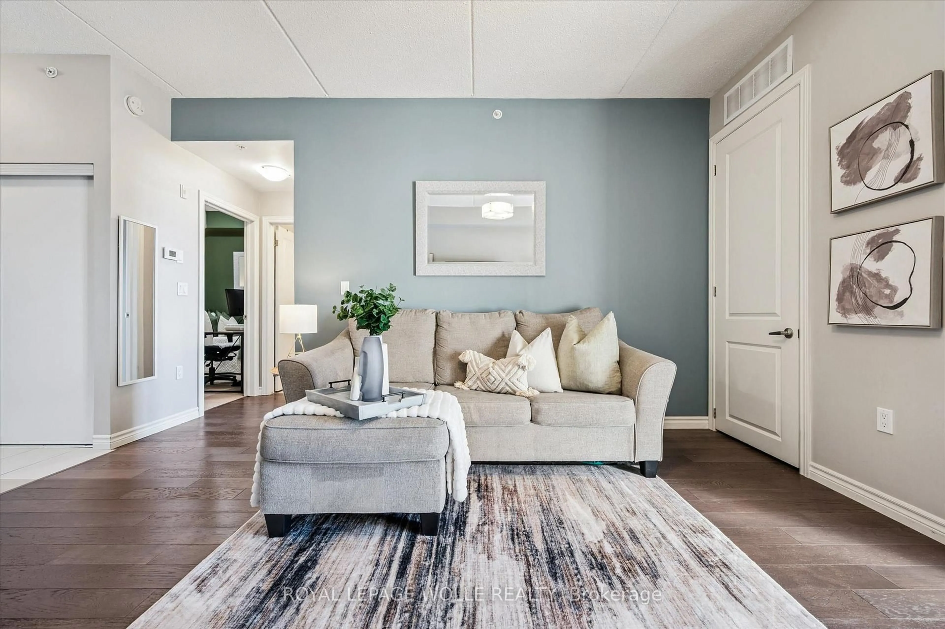 Living room with furniture, unknown for 1077 Gordon St #333, Guelph Ontario N1G 0E3