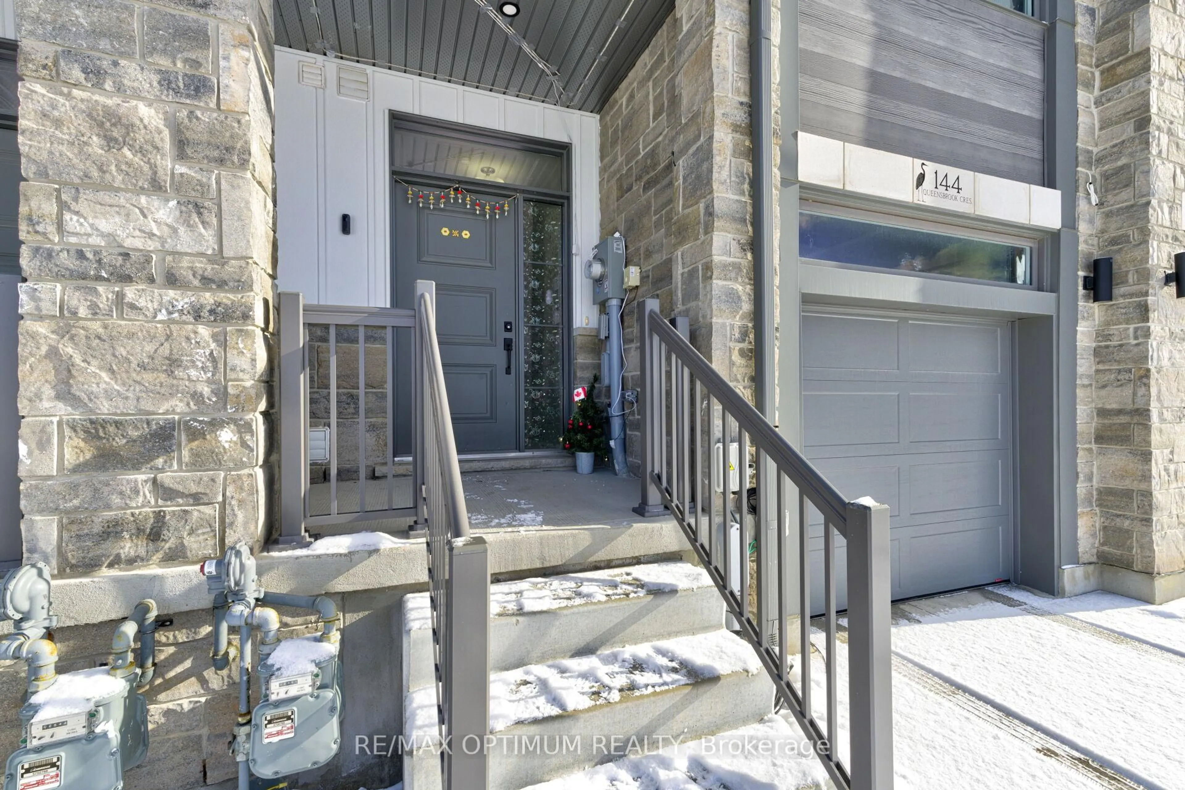 Unknown for 144 Queensbrook Cres, Cambridge Ontario N1S 0E4