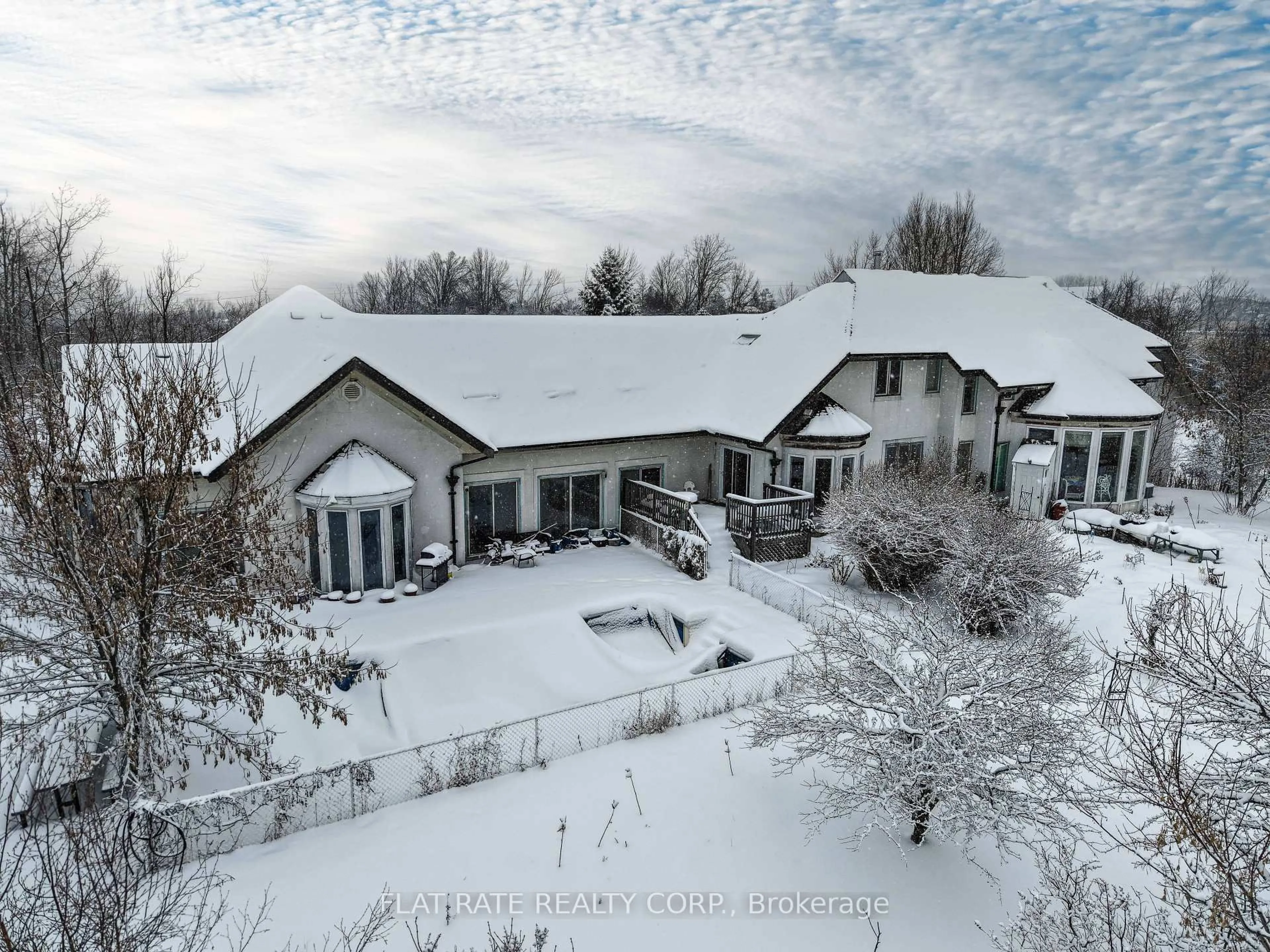 A pic from outside/outdoor area/front of a property/back of a property/a pic from drone, mountain view for 1315 Parkhill Rd, Peterborough Ontario K9J 6X4