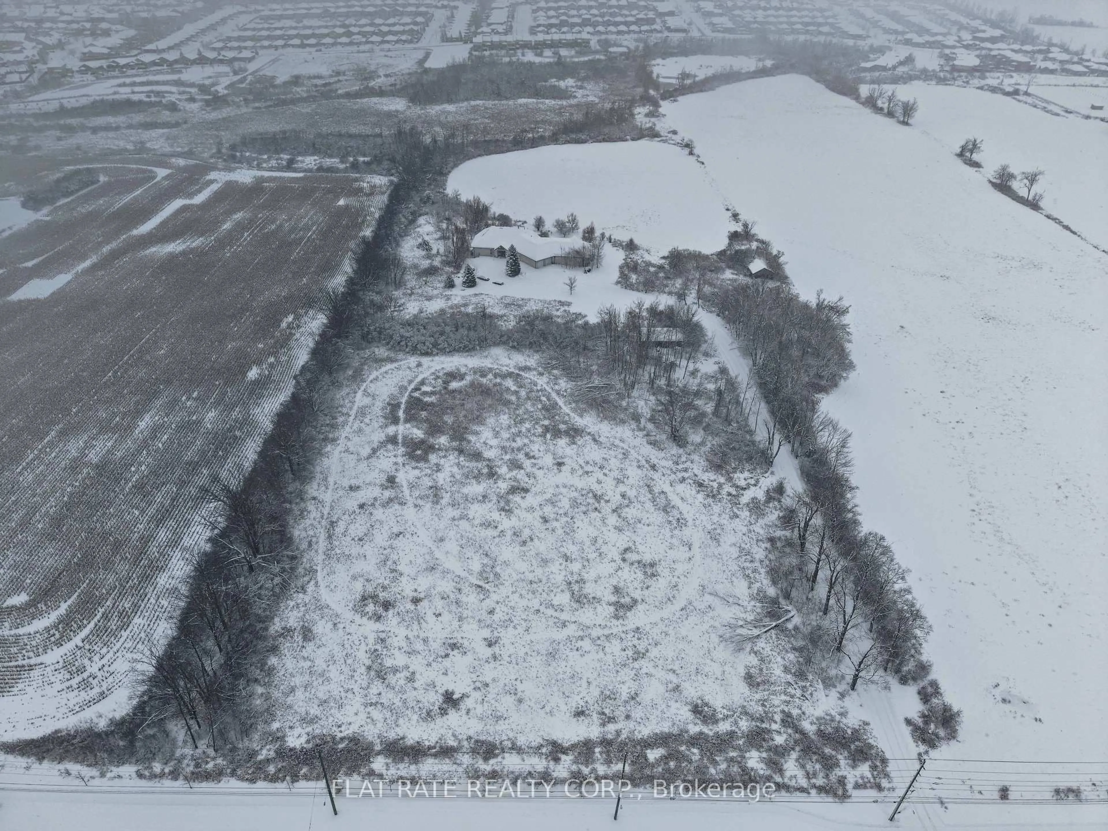 A pic from outside/outdoor area/front of a property/back of a property/a pic from drone, building for 1315 Parkhill Rd, Peterborough Ontario K9J 6X4