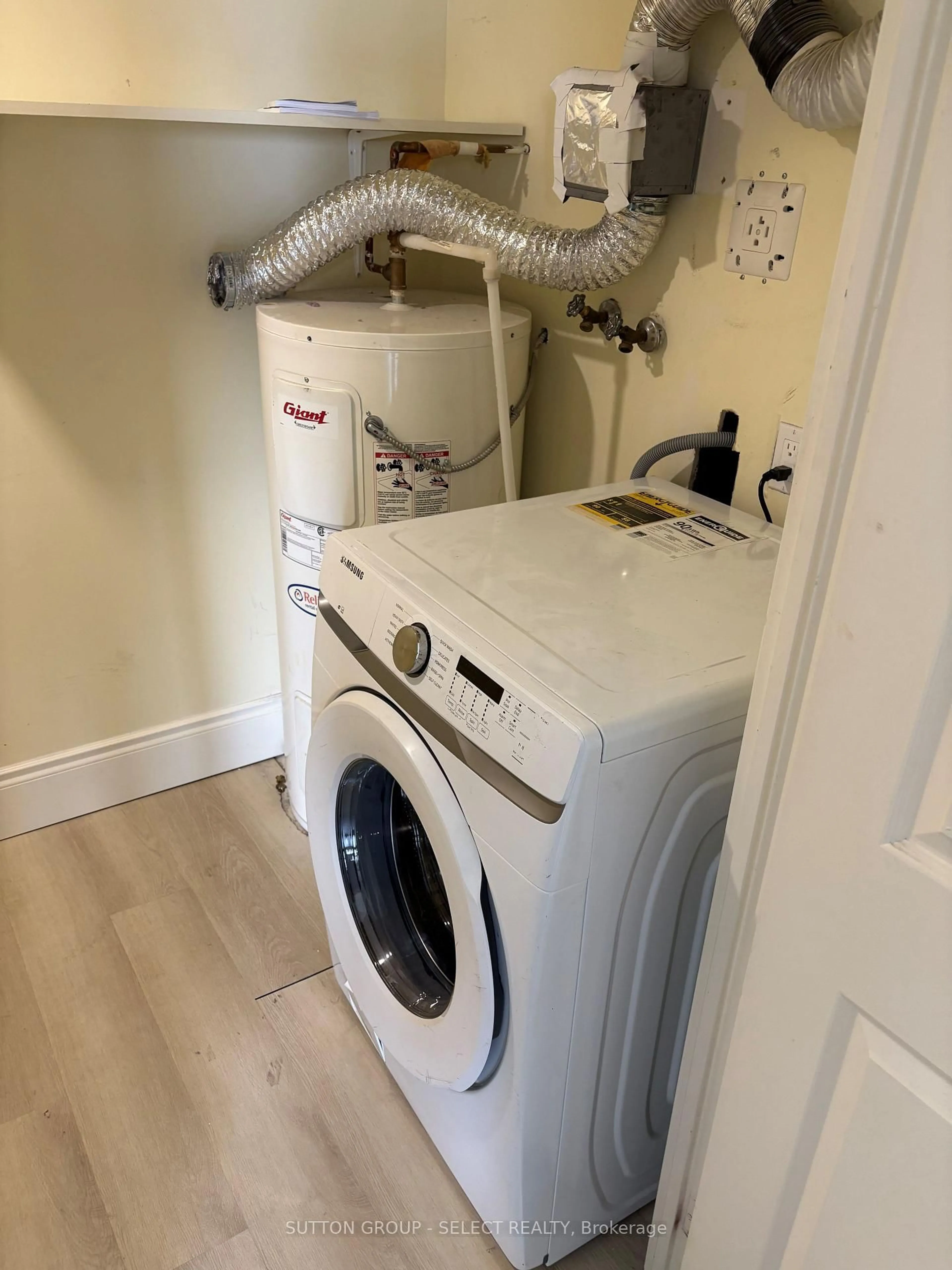 Laundry room for 363 COLBORNE St #1703, London East Ontario N6B 3N3