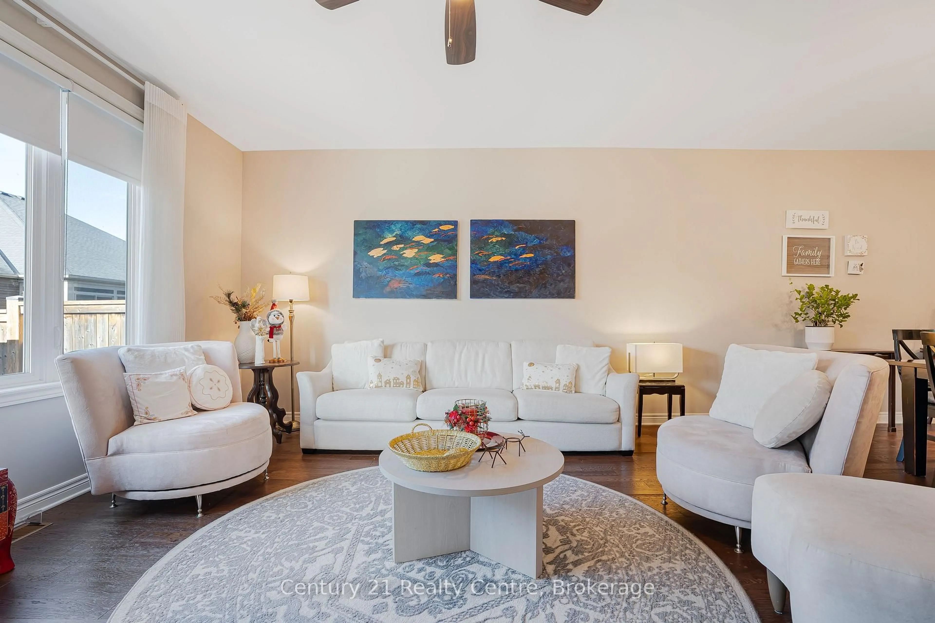 Living room with furniture, unknown for 62 Andrew Lane, Thorold Ontario L2V 0E4