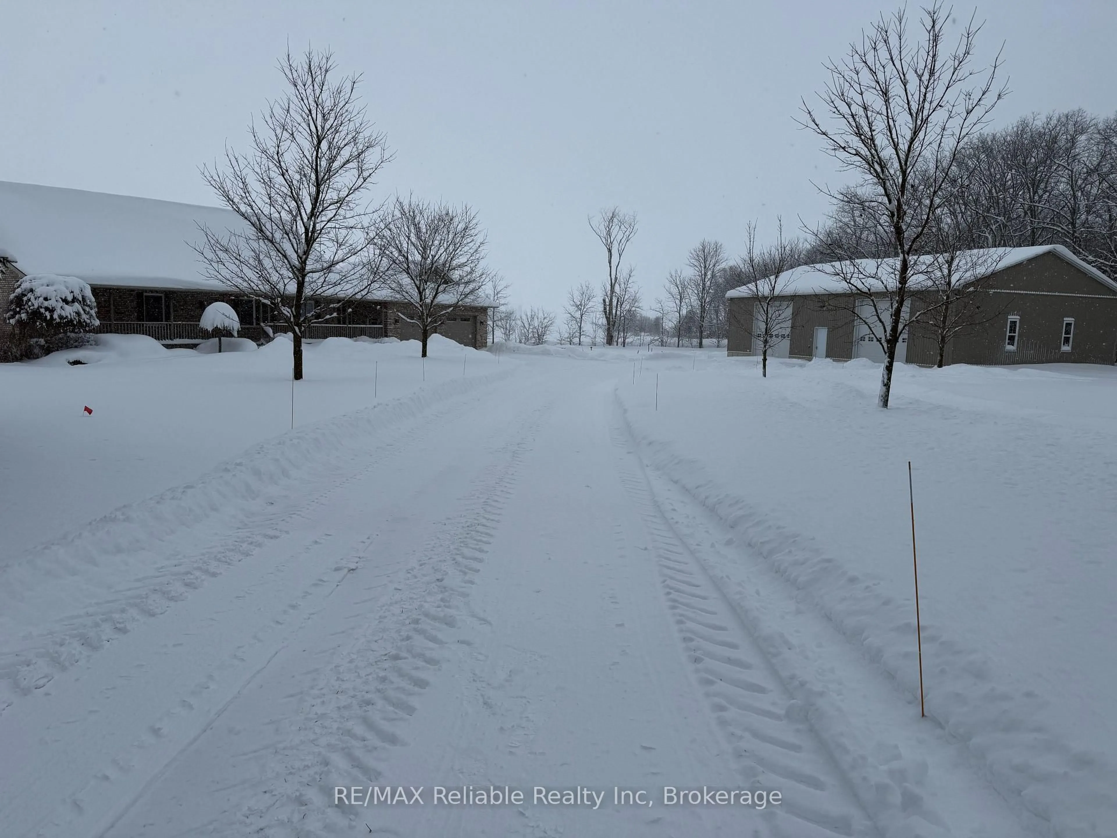 Blurry image for 61 Wilson St, Huron East Ontario N0K 1W0