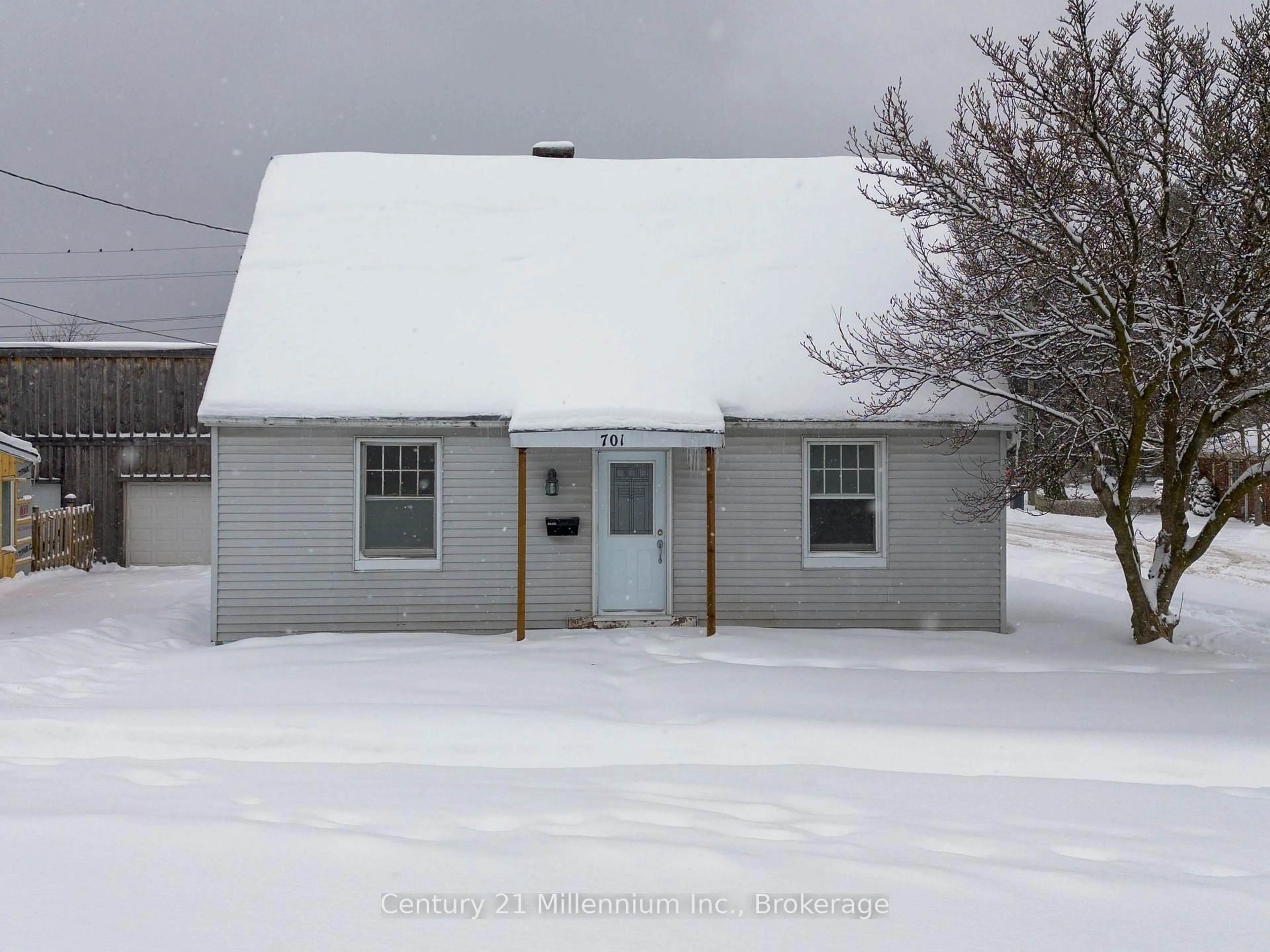 Unknown for 701 5th St, Owen Sound Ontario N4K 1E4