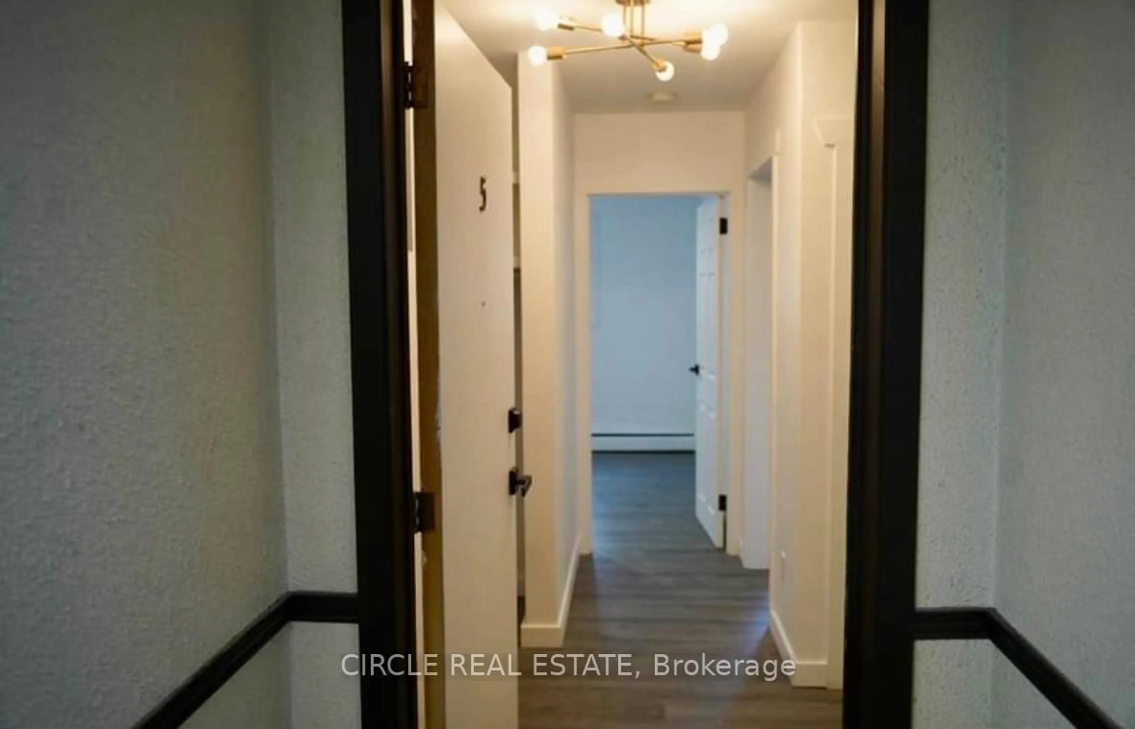 Indoor entryway for 26 Inkerman St #24, St. Thomas Ontario N5P 3E8