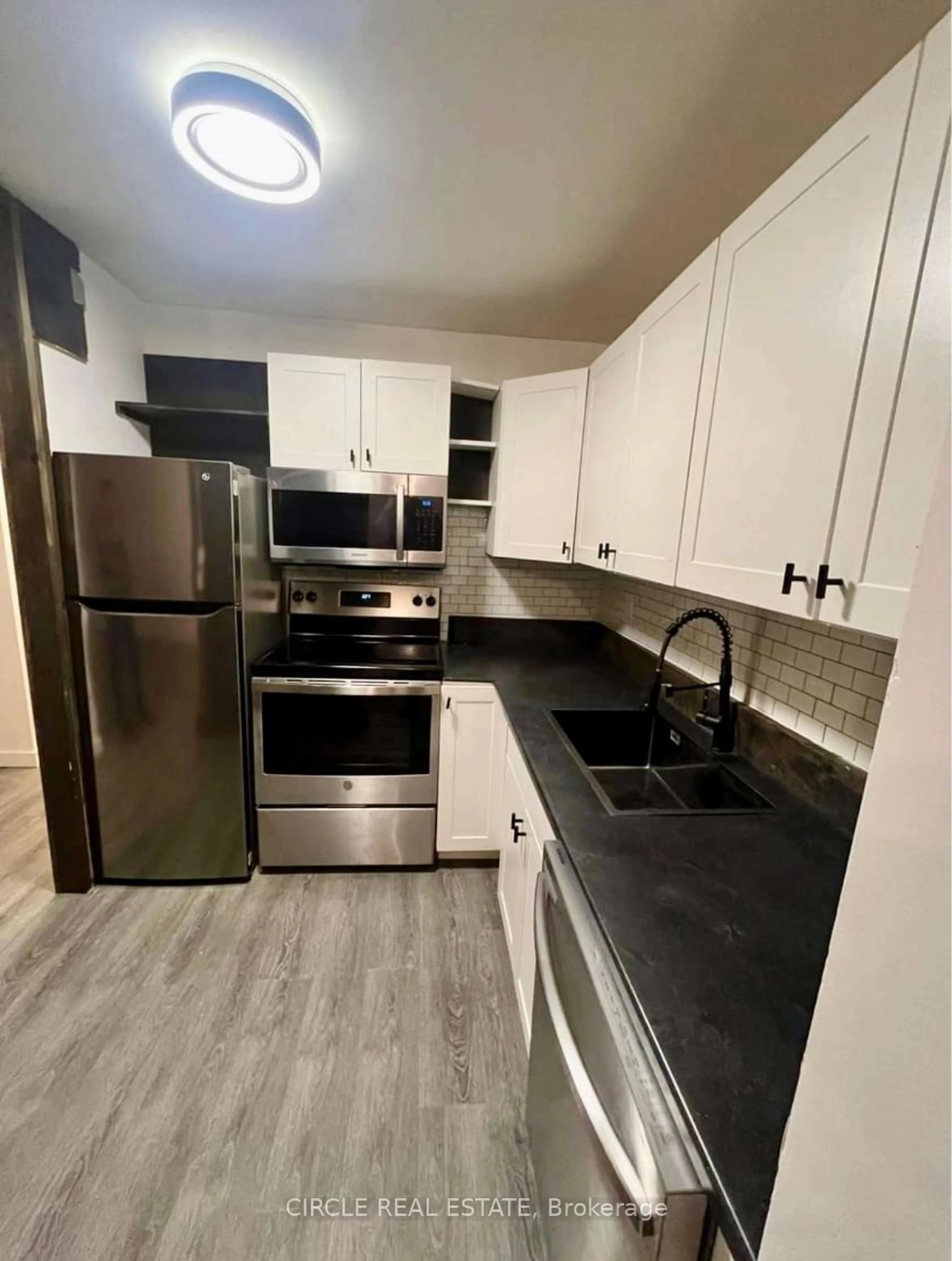 Standard kitchen, unknown for 26 Inkerman St #24, St. Thomas Ontario N5P 3E8