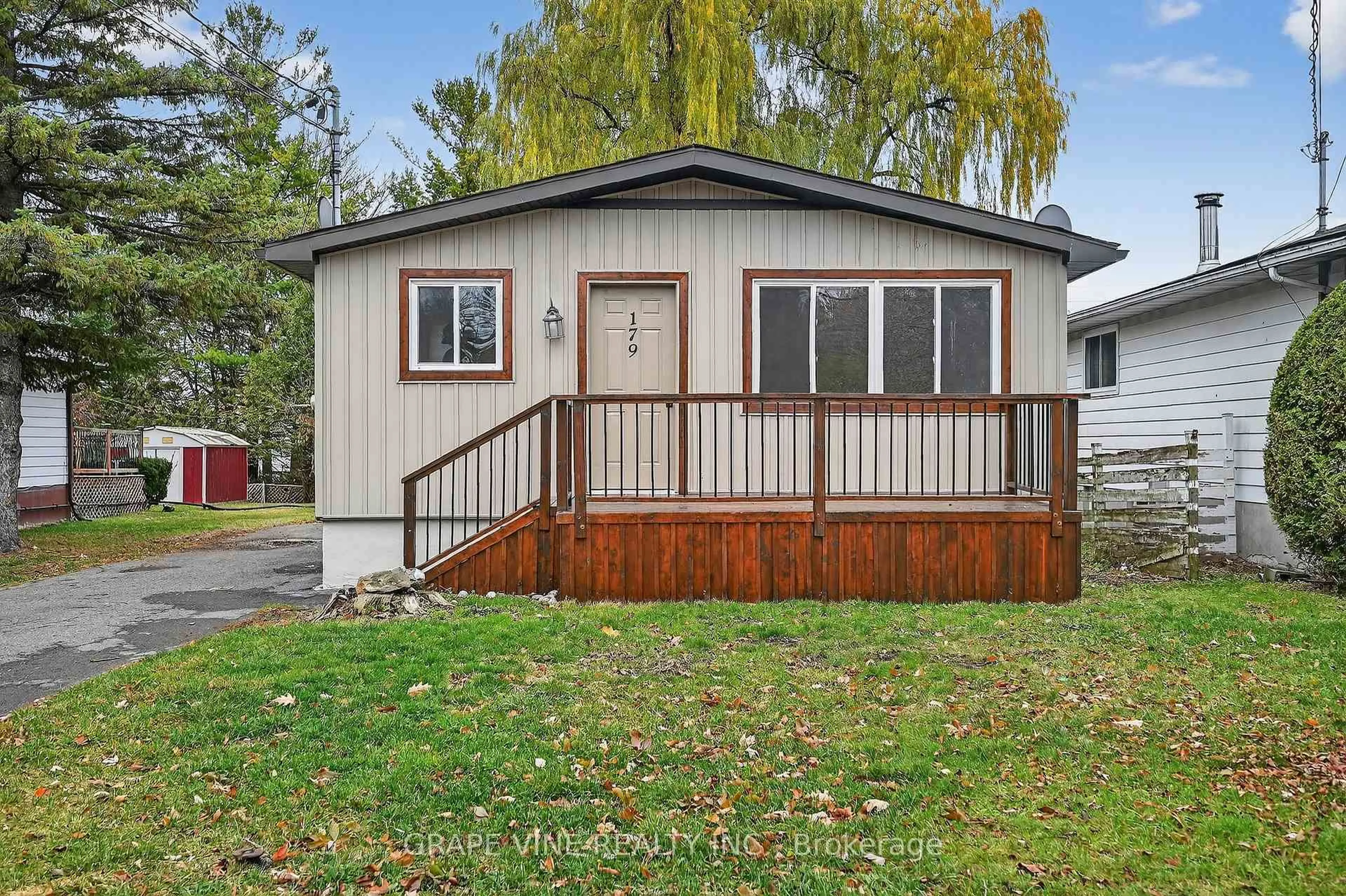 Home with vinyl exterior material, street for 179 Victoria St, Almonte Ontario K0A 1A0