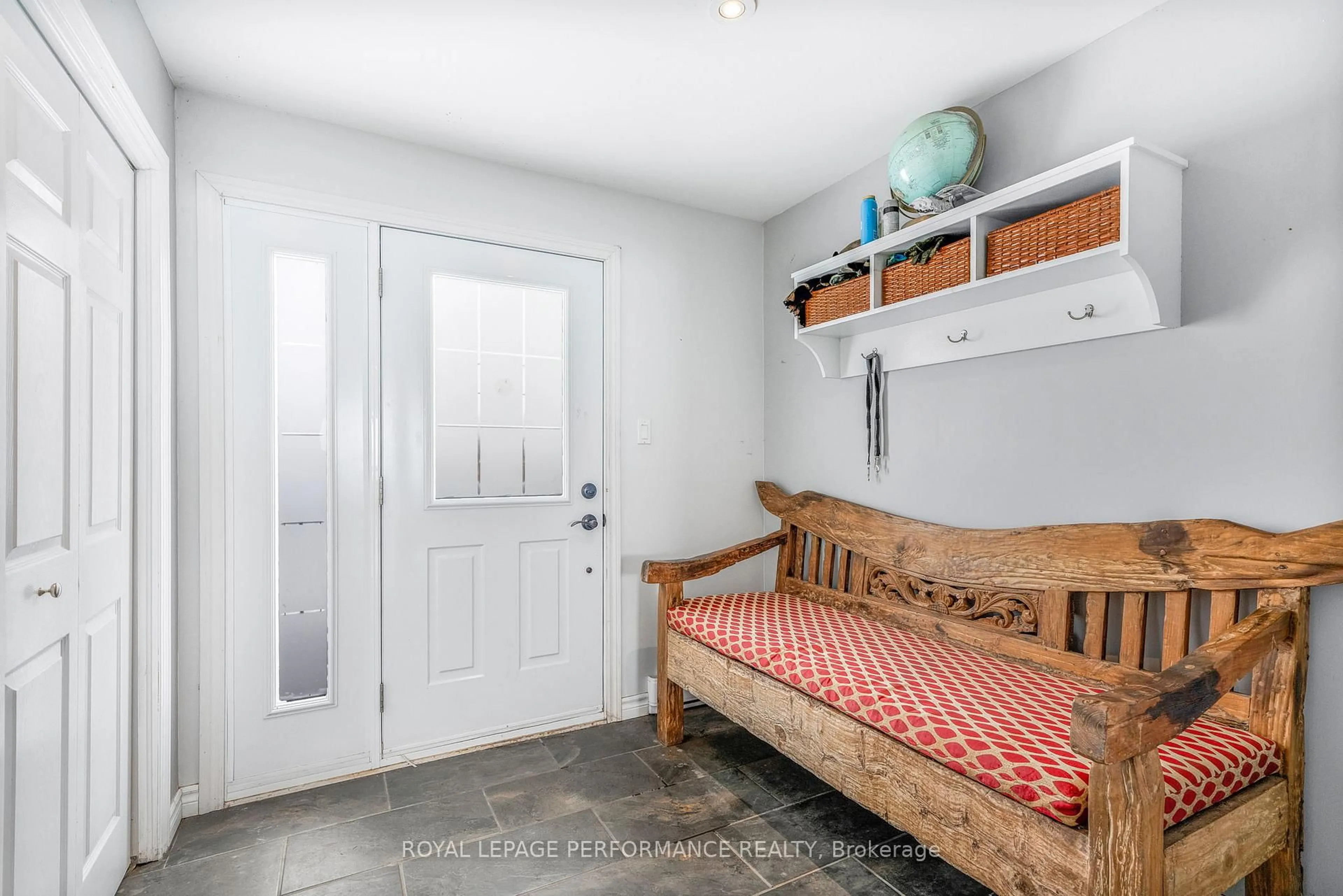 Indoor entryway for 922 Lalonde Rd, Champlain Ontario K0B 1K0